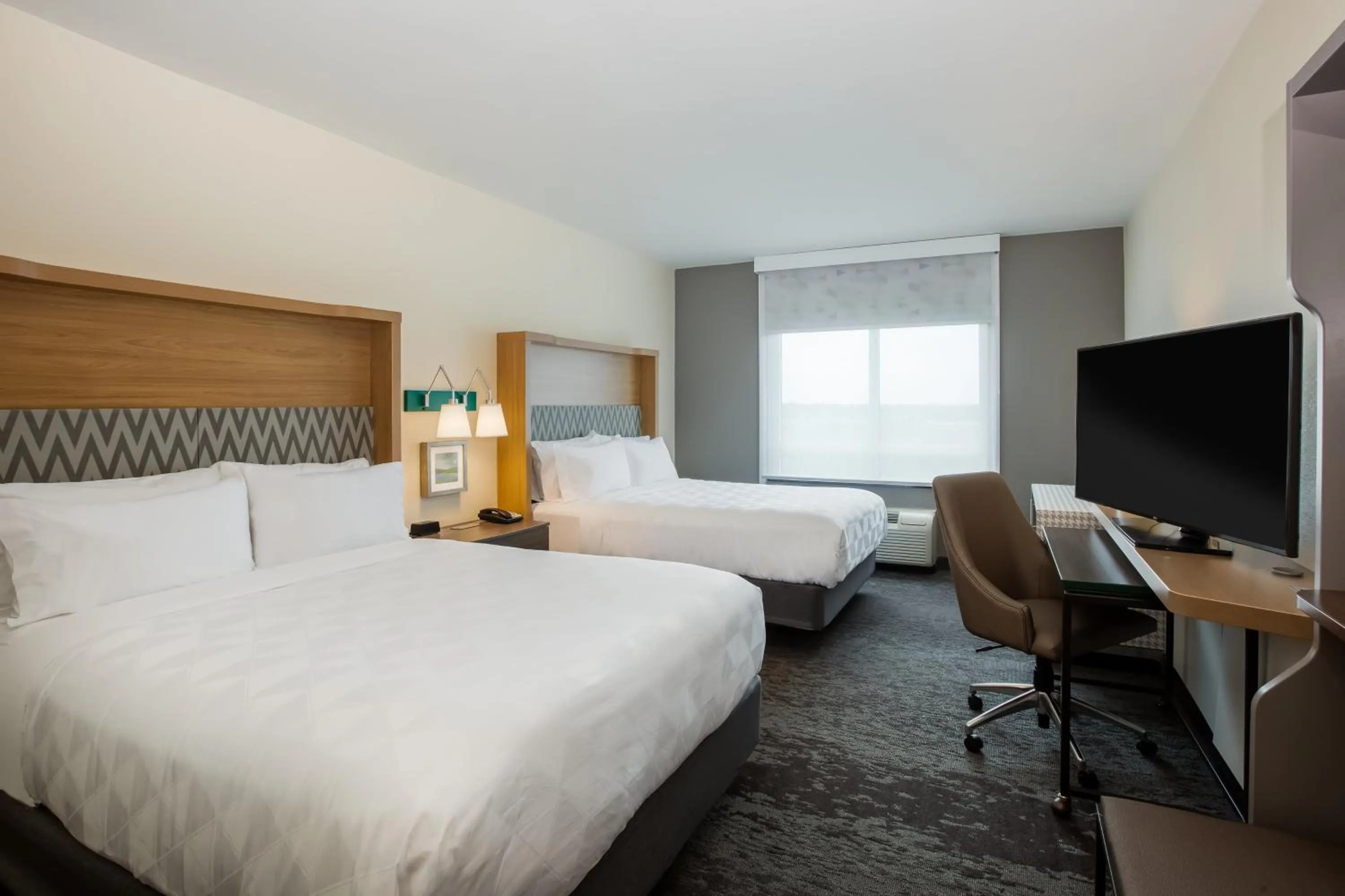 Photo of the whole room, Bed in Holiday Inn - Gulfport-Airport by IHG