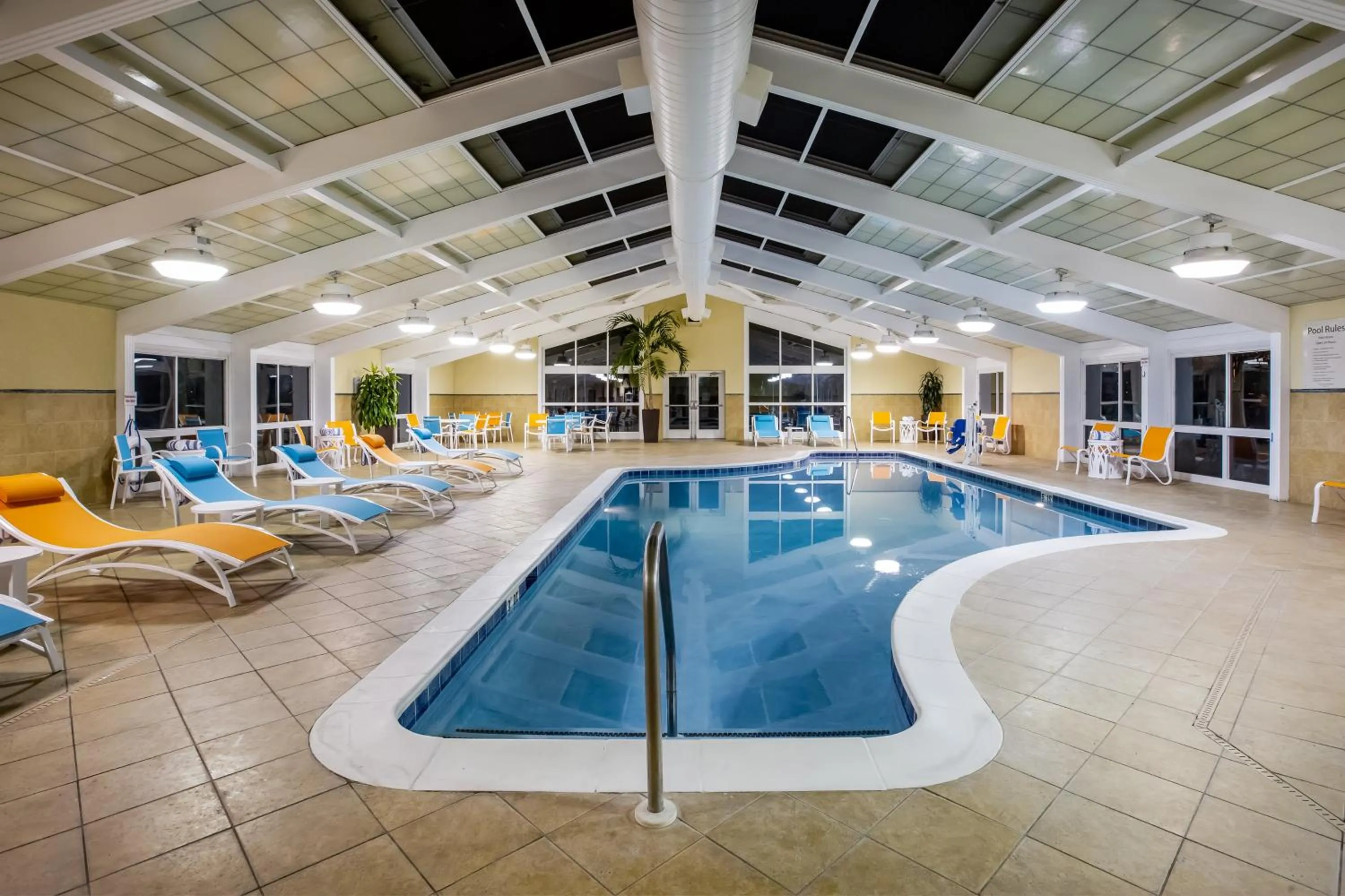 Swimming pool in Holiday Inn - Gulfport-Airport by IHG