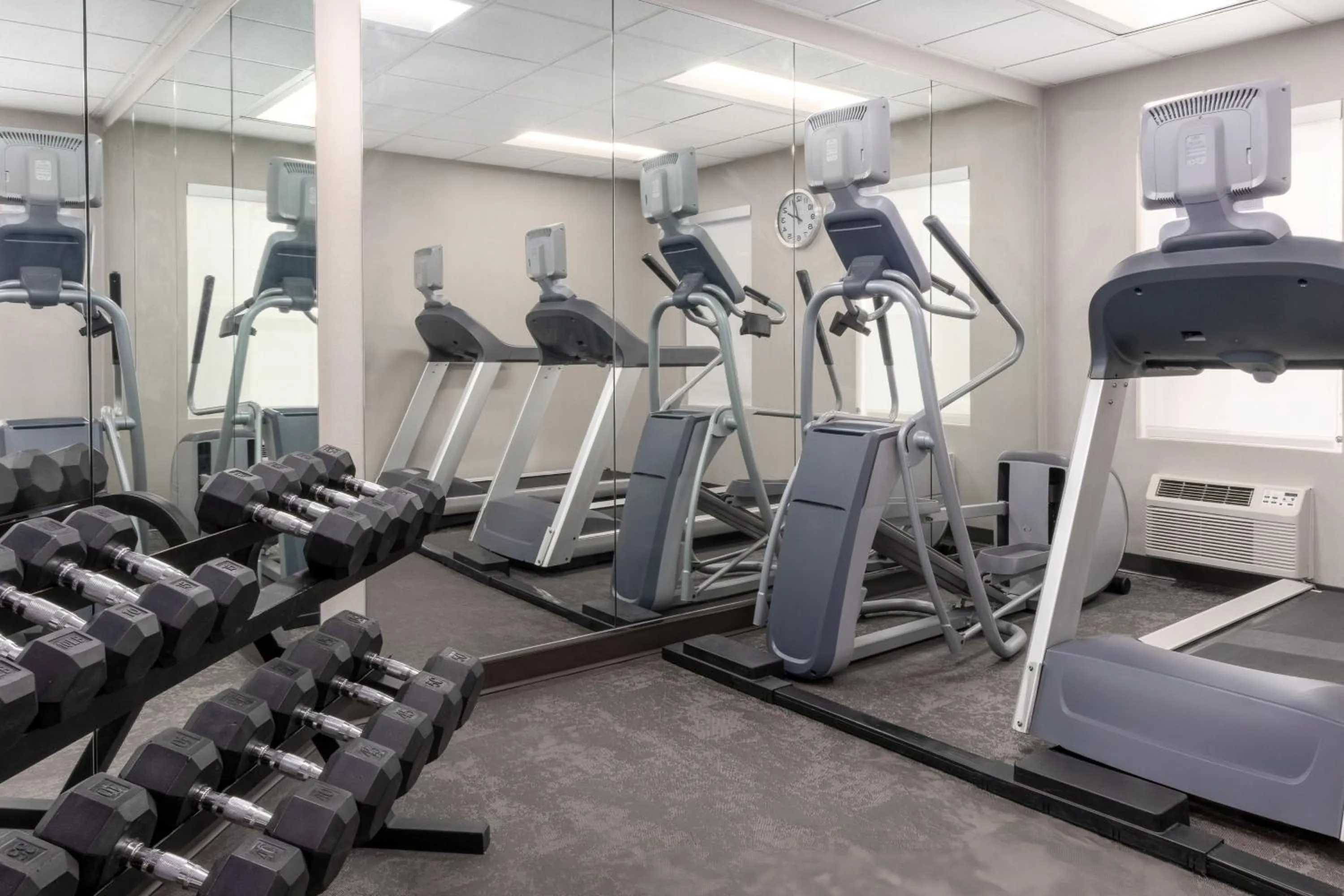 Fitness centre/facilities in Residence Inn by Marriott Corona Riverside