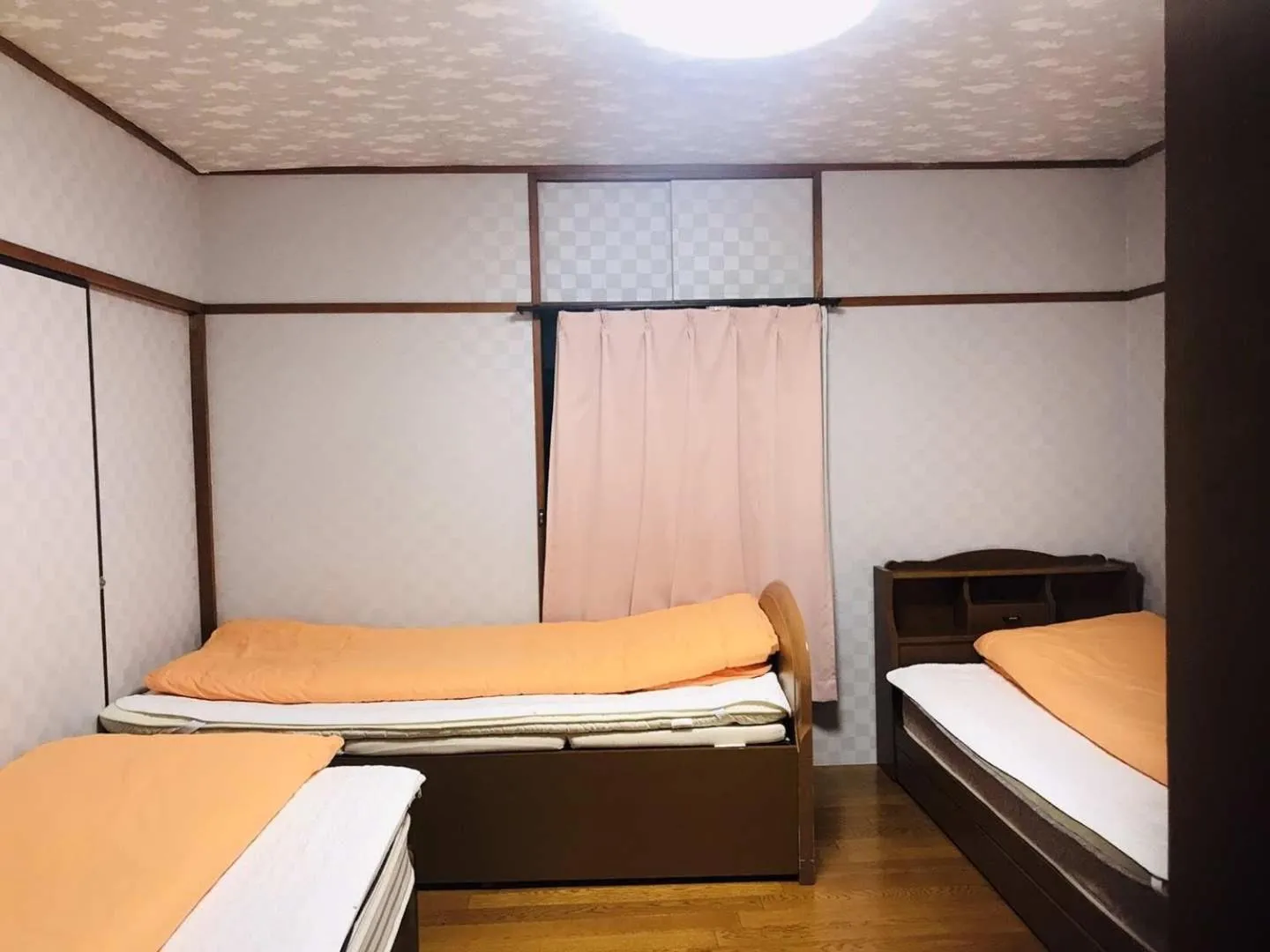 Bed in Minshuku Kaikeibo