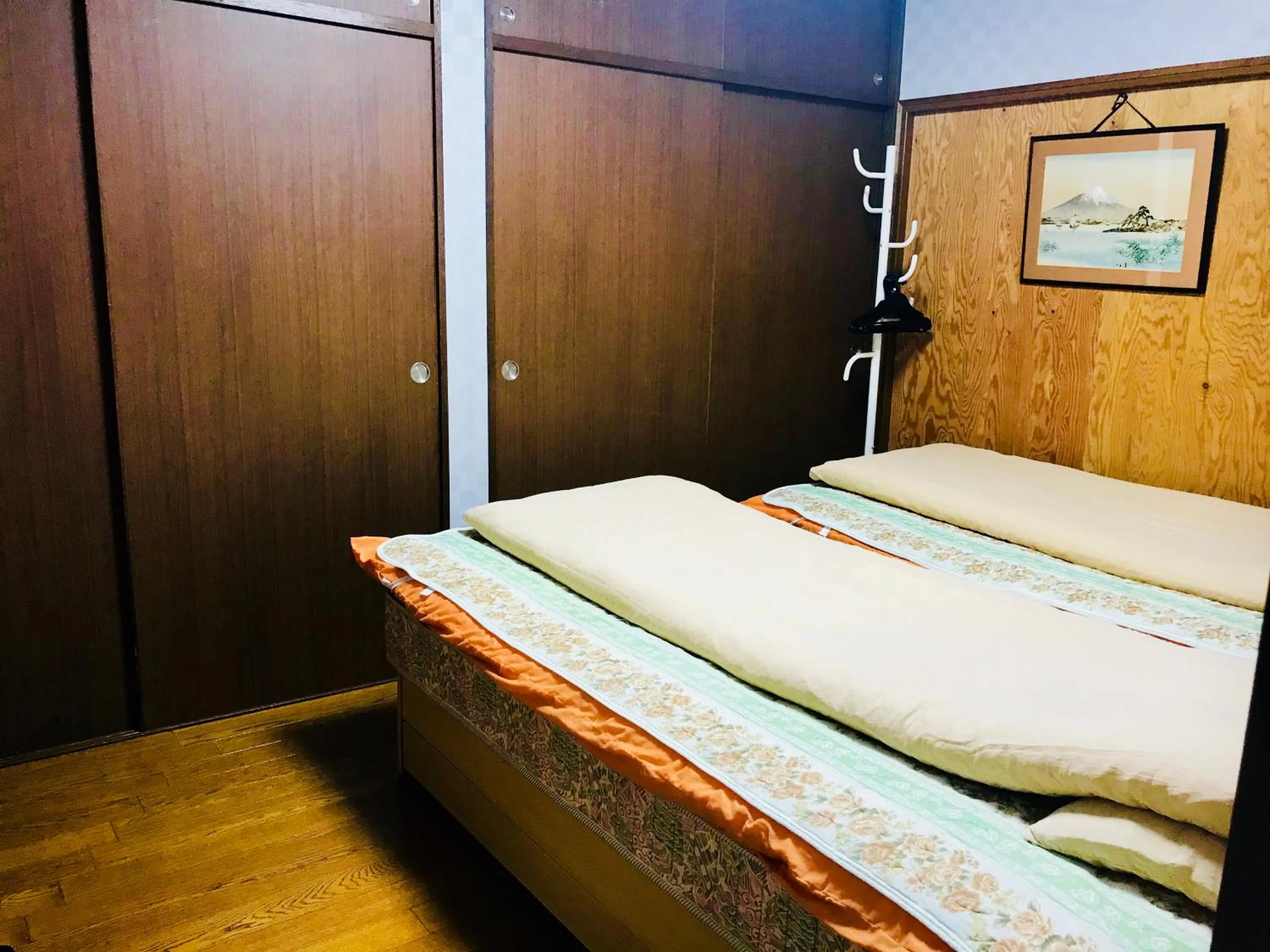 Bed in Minshuku Kaikeibo