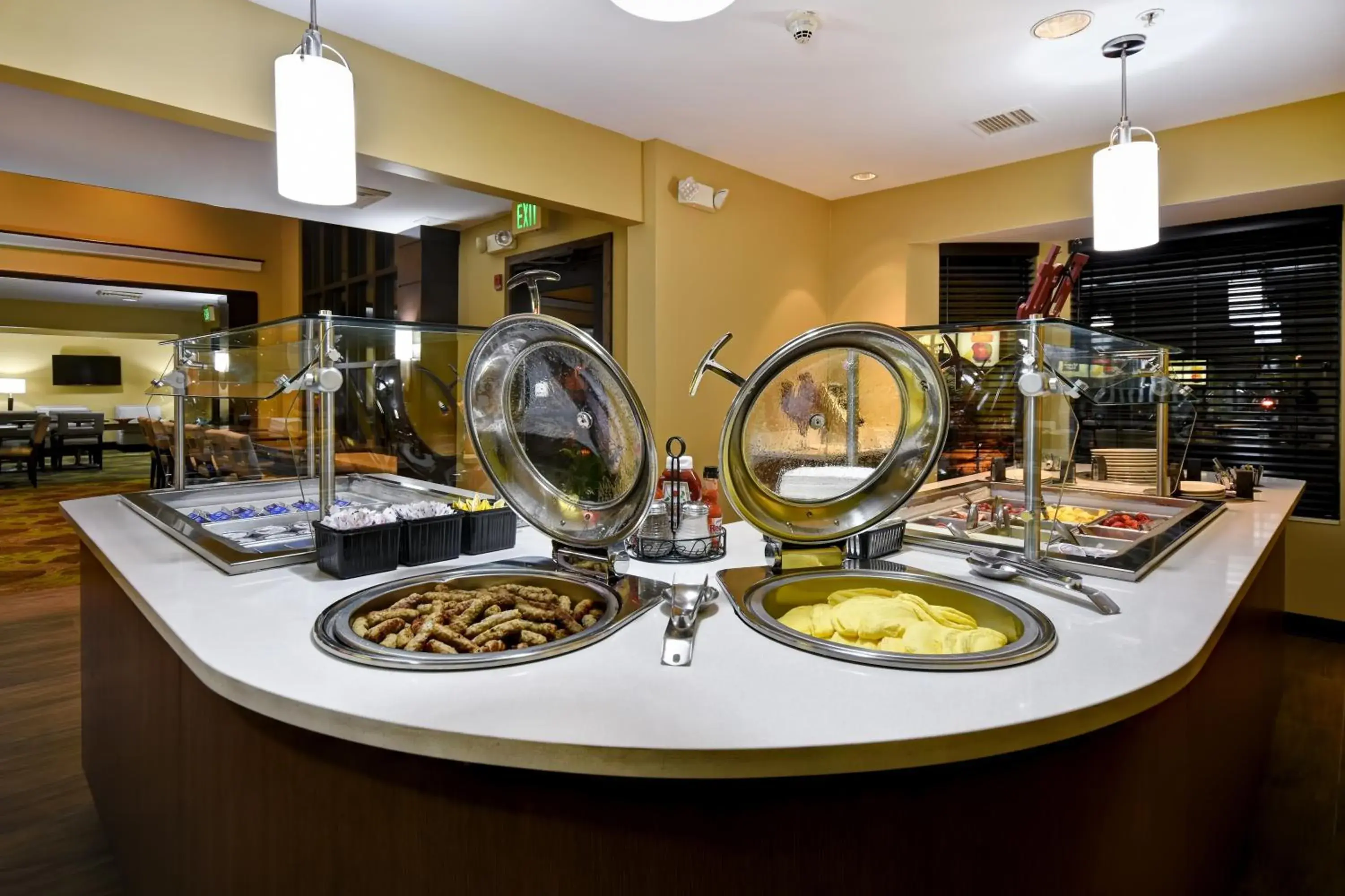 Breakfast in Staybridge Suites Grand Rapids-Kentwood by IHG Breakfast in Staybridge Suites Grand Rapids-Kentwood by IHG