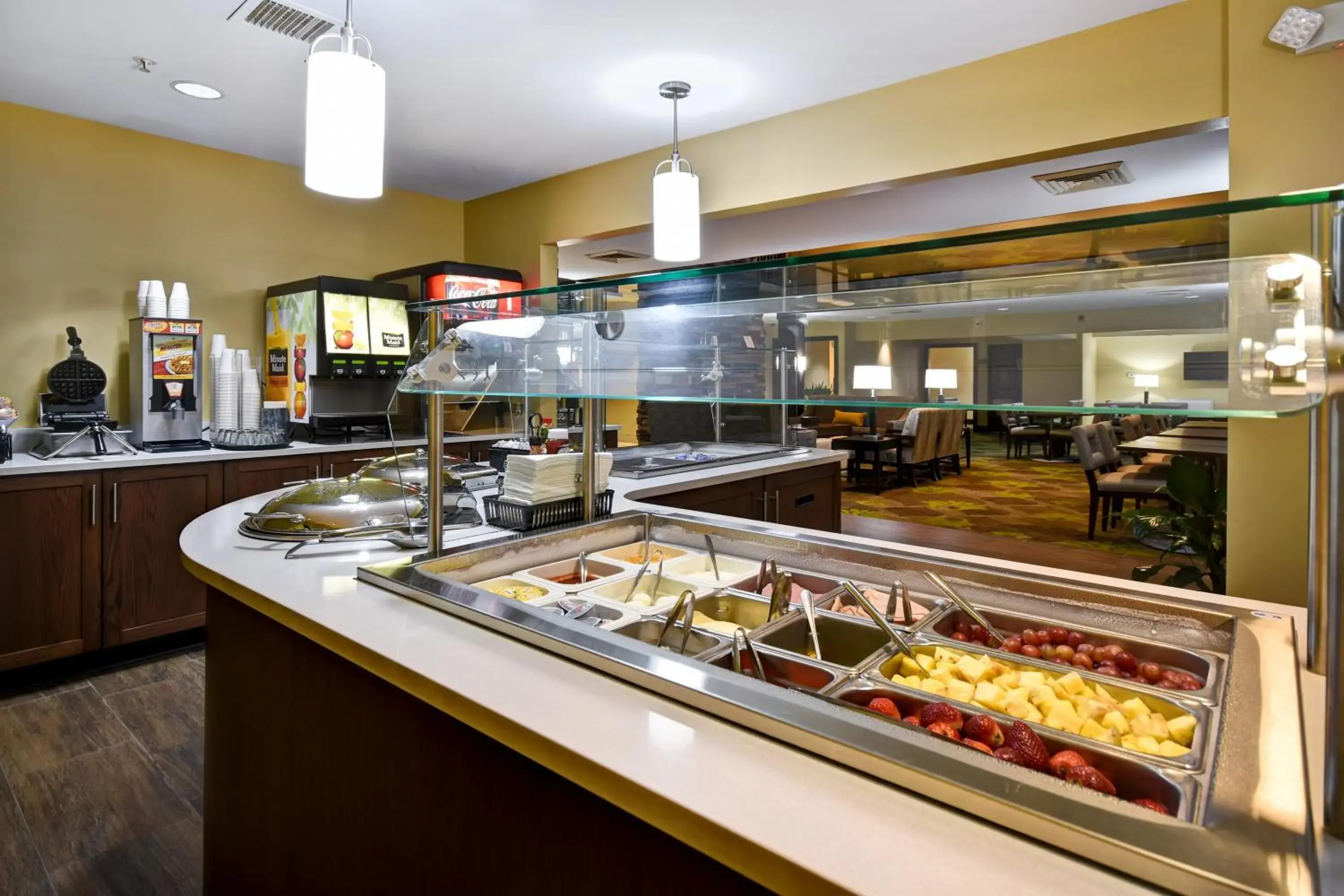 Breakfast in Staybridge Suites Grand Rapids-Kentwood by IHG Breakfast in Staybridge Suites Grand Rapids-Kentwood by IHG