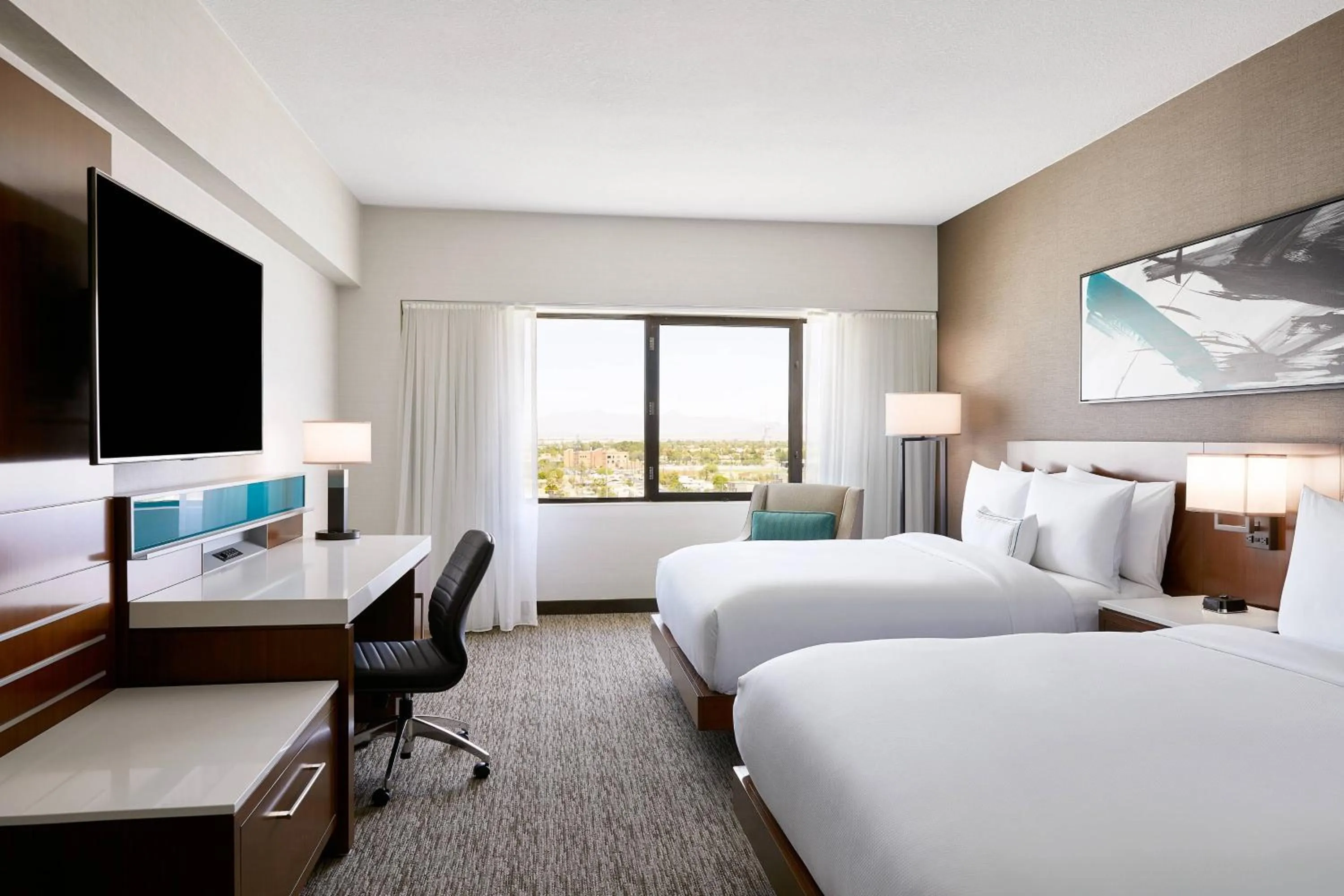 Photo of the whole room, Bed in Delta Hotels by Marriott Phoenix Mesa