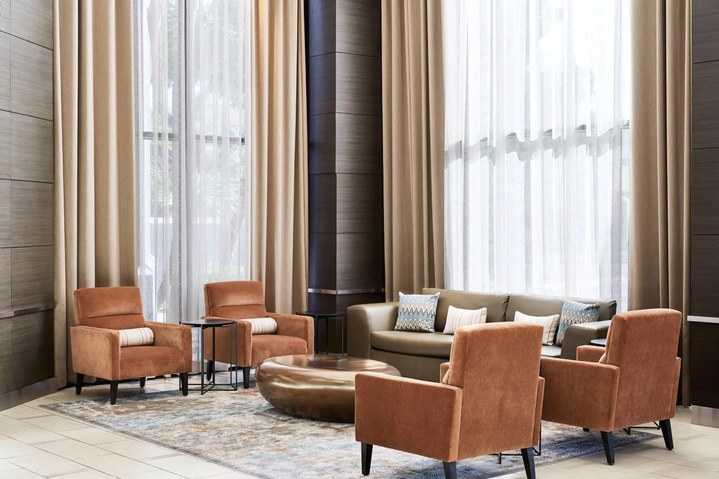 Lobby or reception in Delta Hotels by Marriott Phoenix Mesa