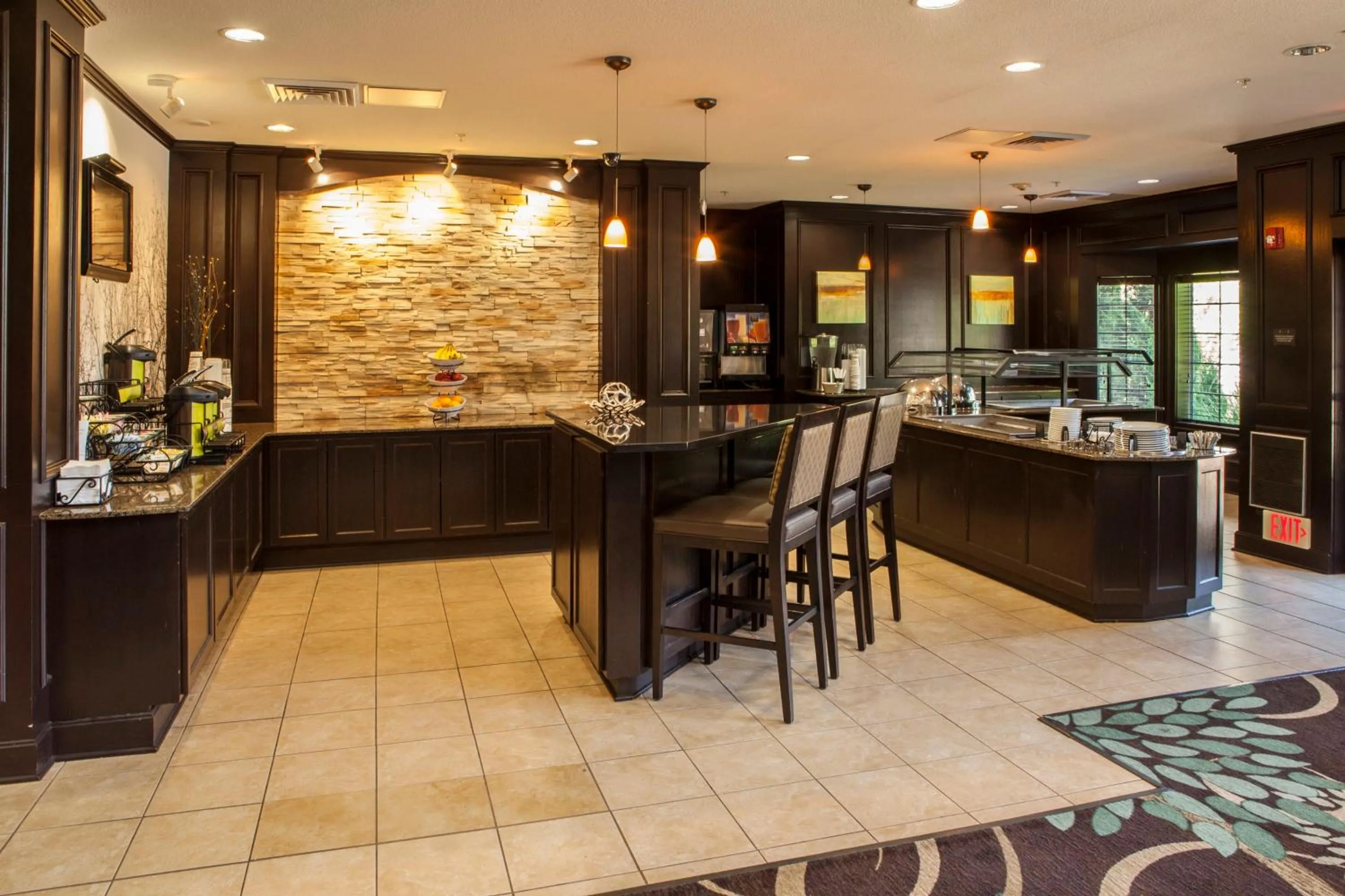 Restaurant/places to eat in Staybridge Suites - Kansas City-Independence by IHG