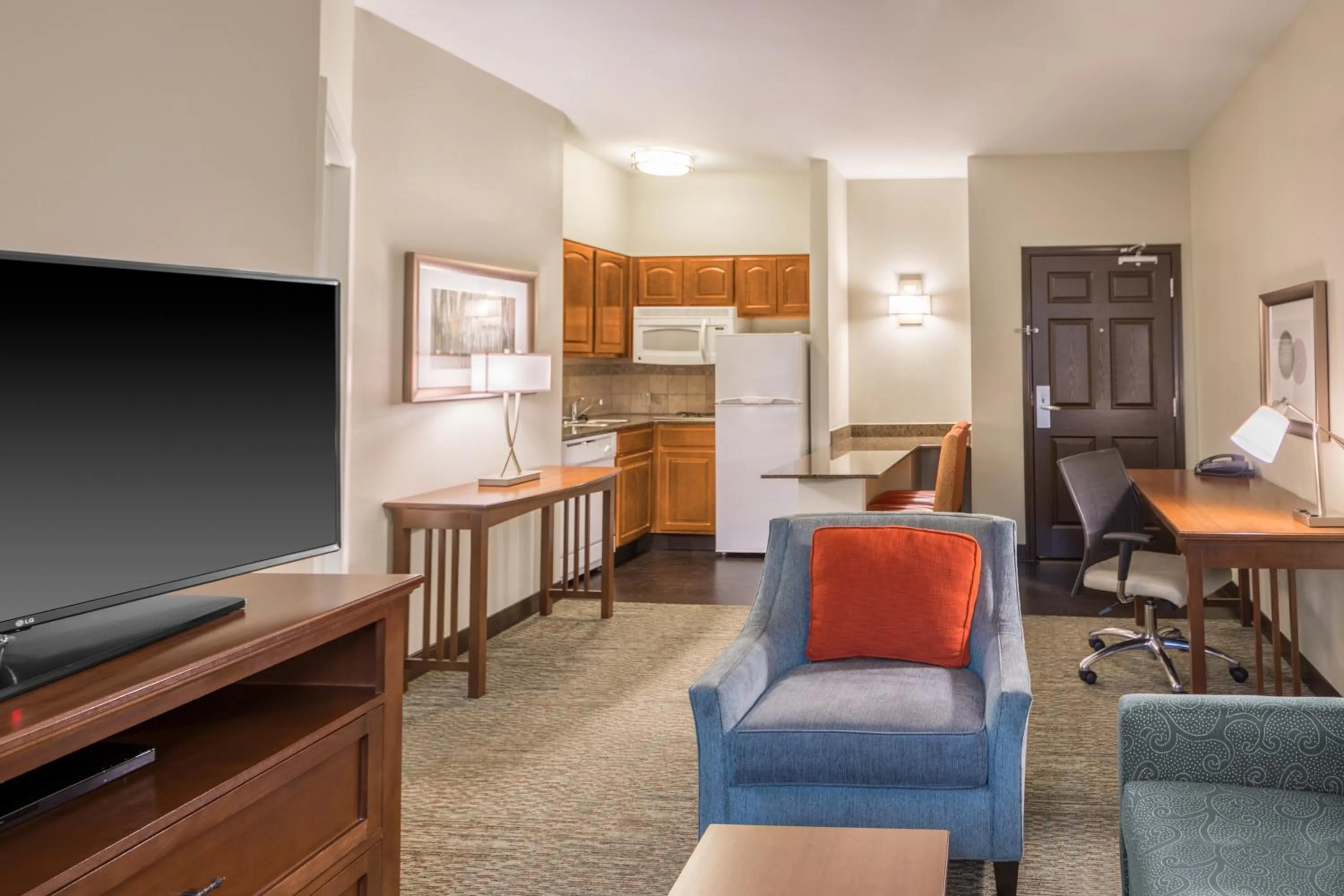 Photo of the whole room in Staybridge Suites - Kansas City-Independence by IHG