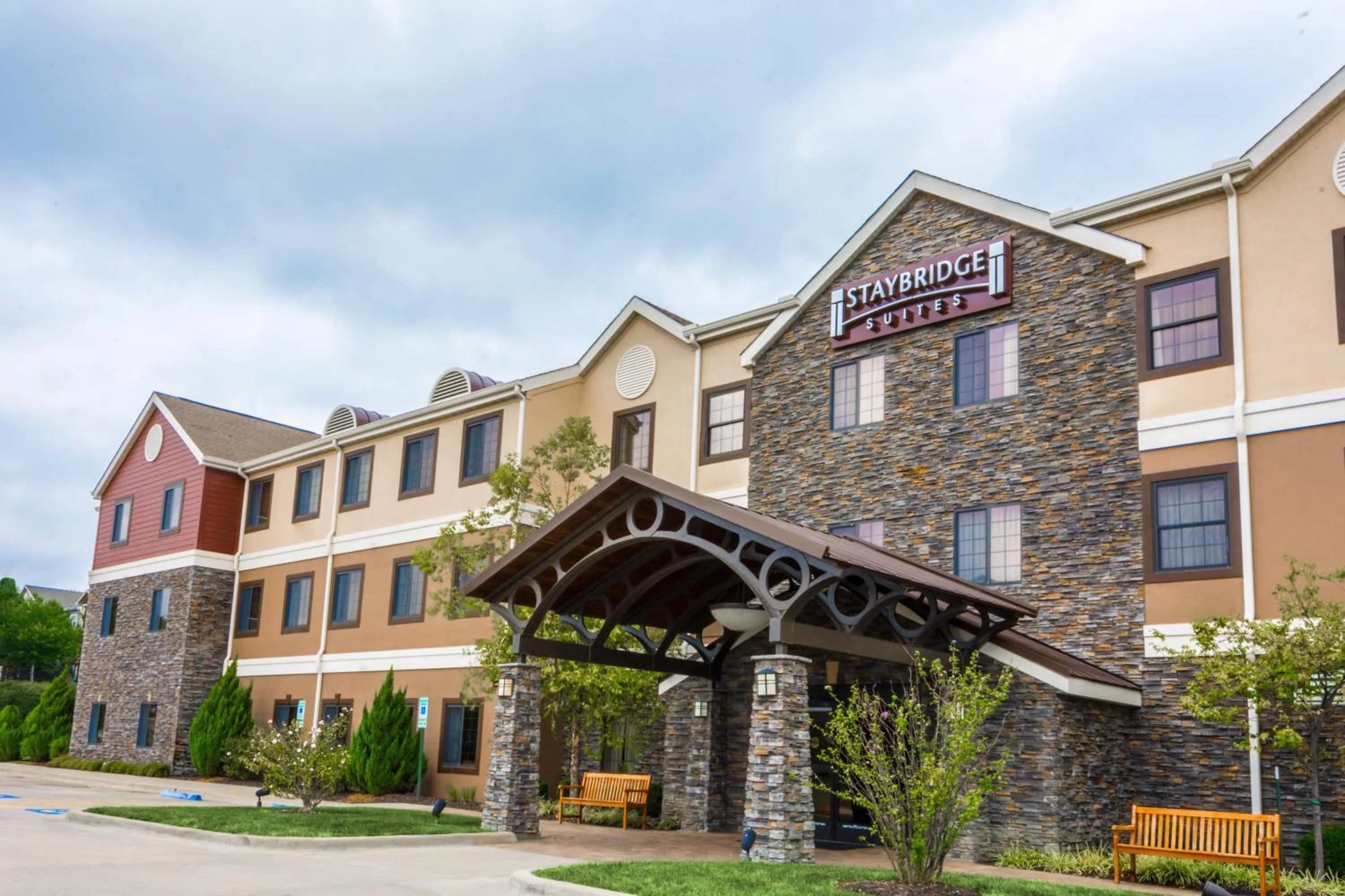 Property building in Staybridge Suites - Kansas City-Independence by IHG