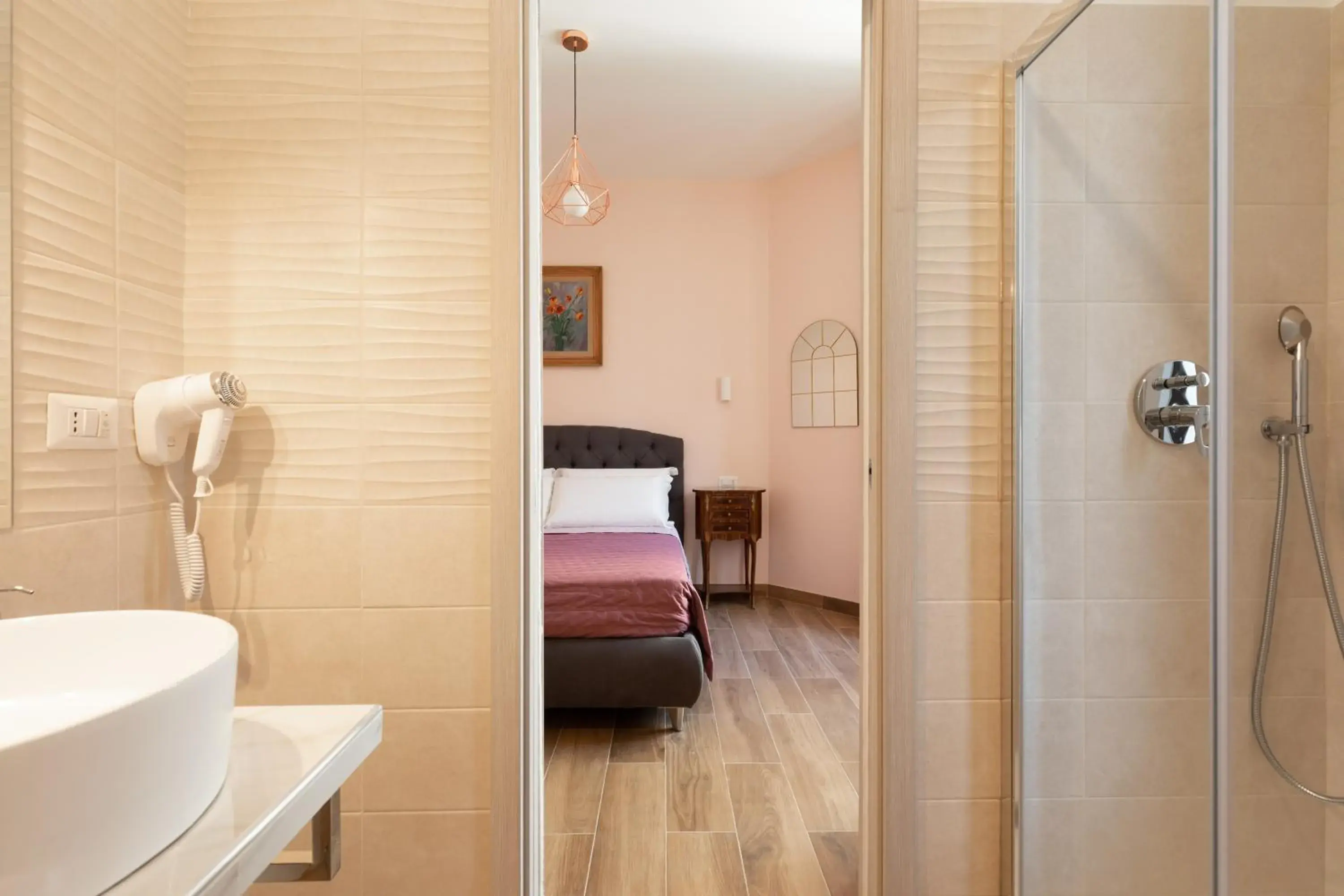 Bed in Queen Meg Roma Bed in Queen Meg Roma