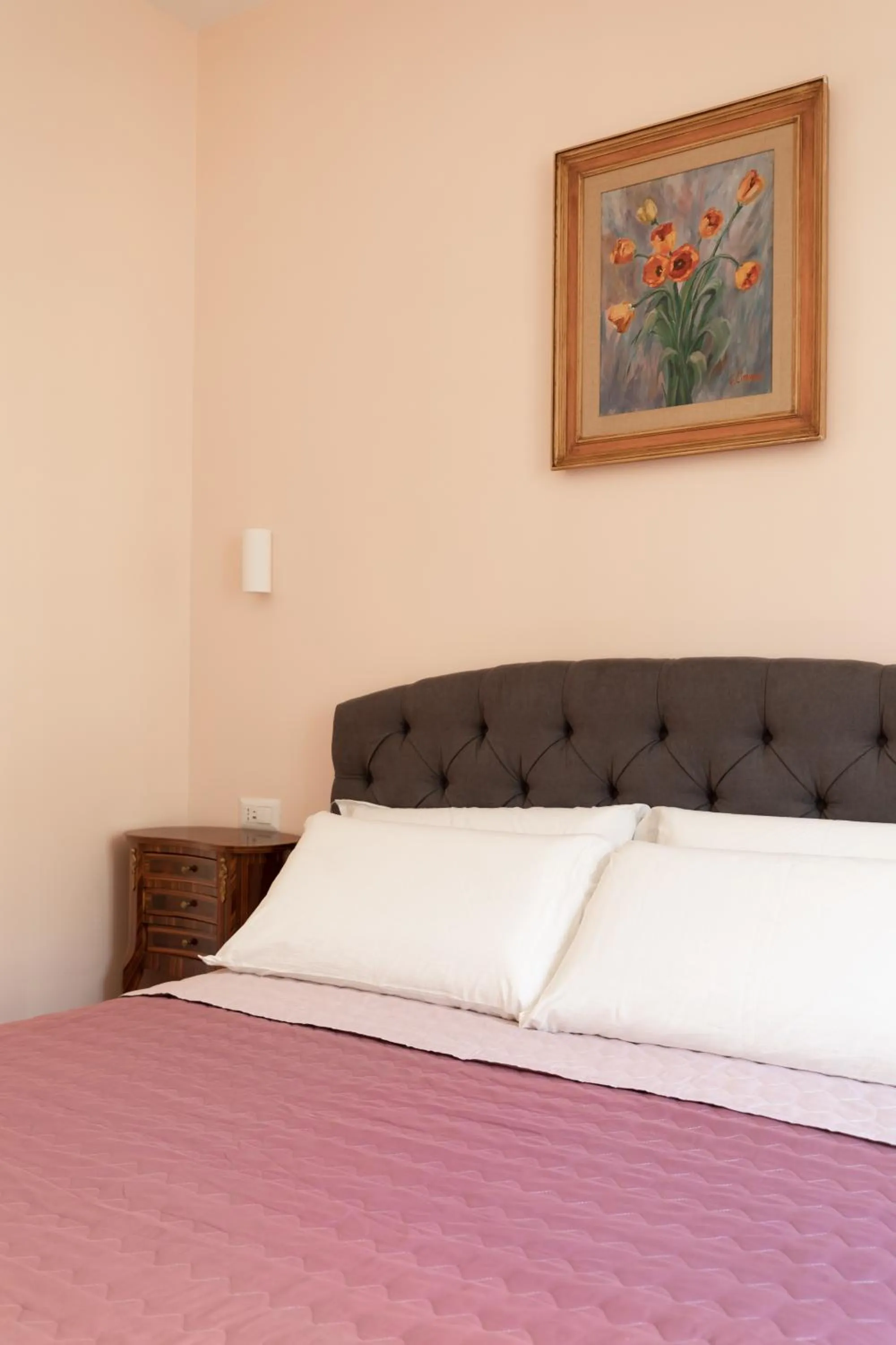 Bed in Queen Meg Roma