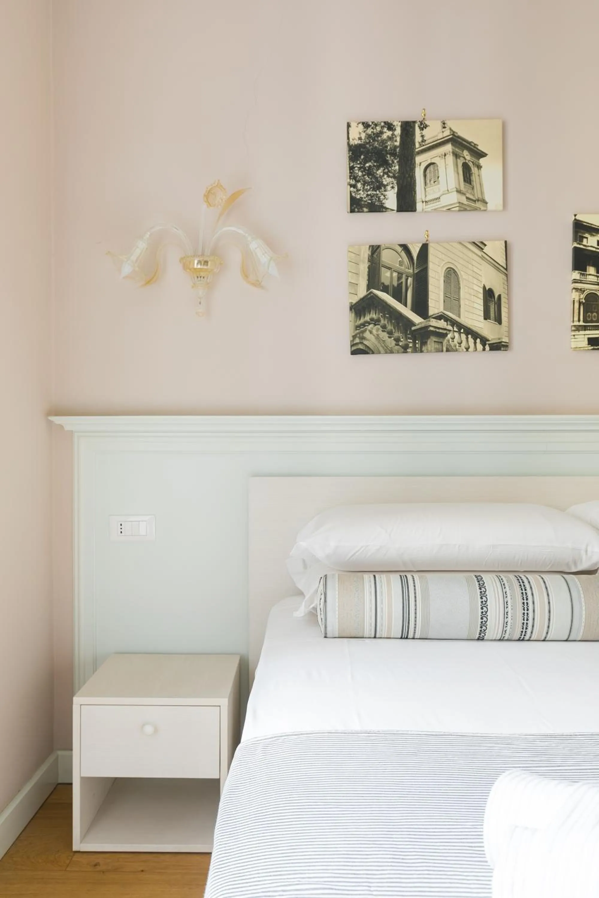 Bed in Queen Meg Roma