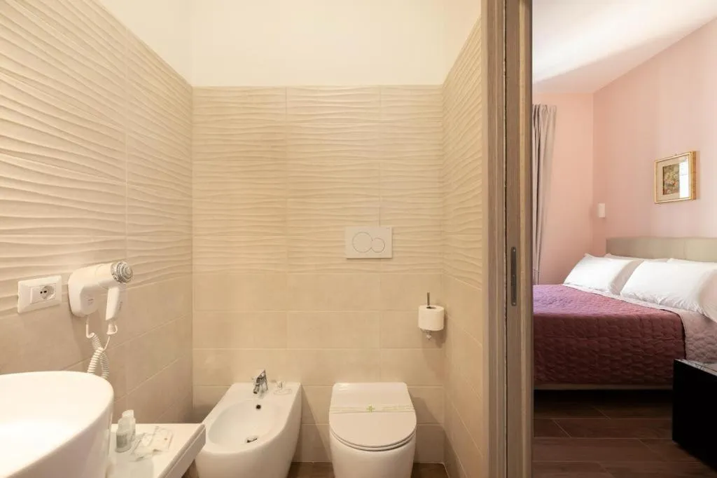 Bed in Queen Meg Roma