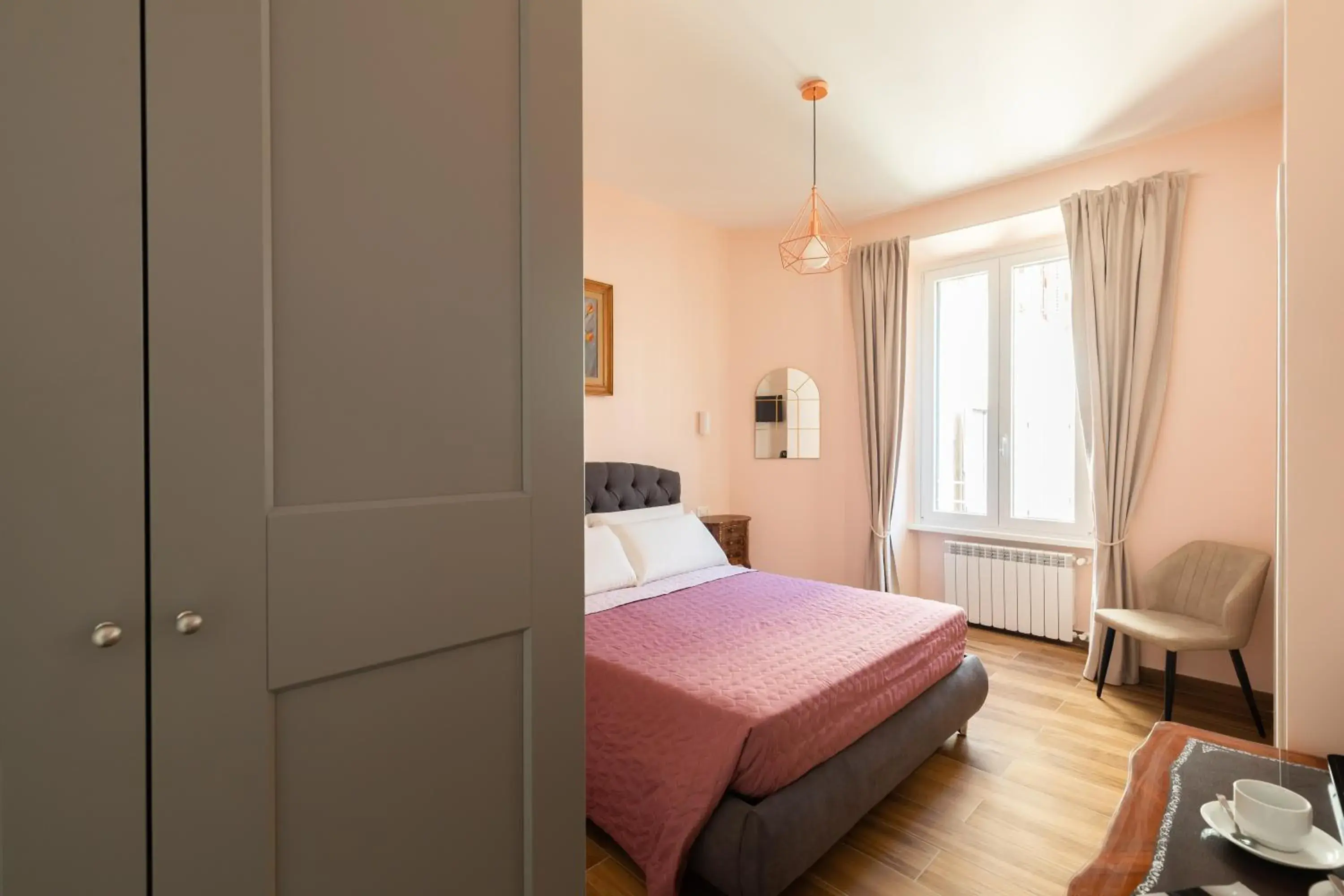 Bed in Queen Meg Roma Bed in Queen Meg Roma