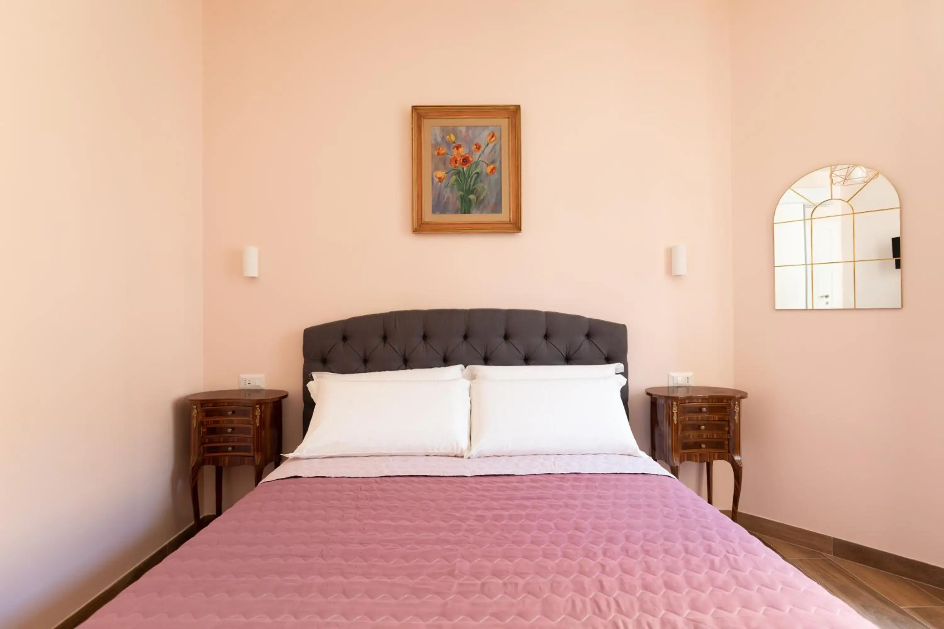 Bed in Queen Meg Roma Bed in Queen Meg Roma