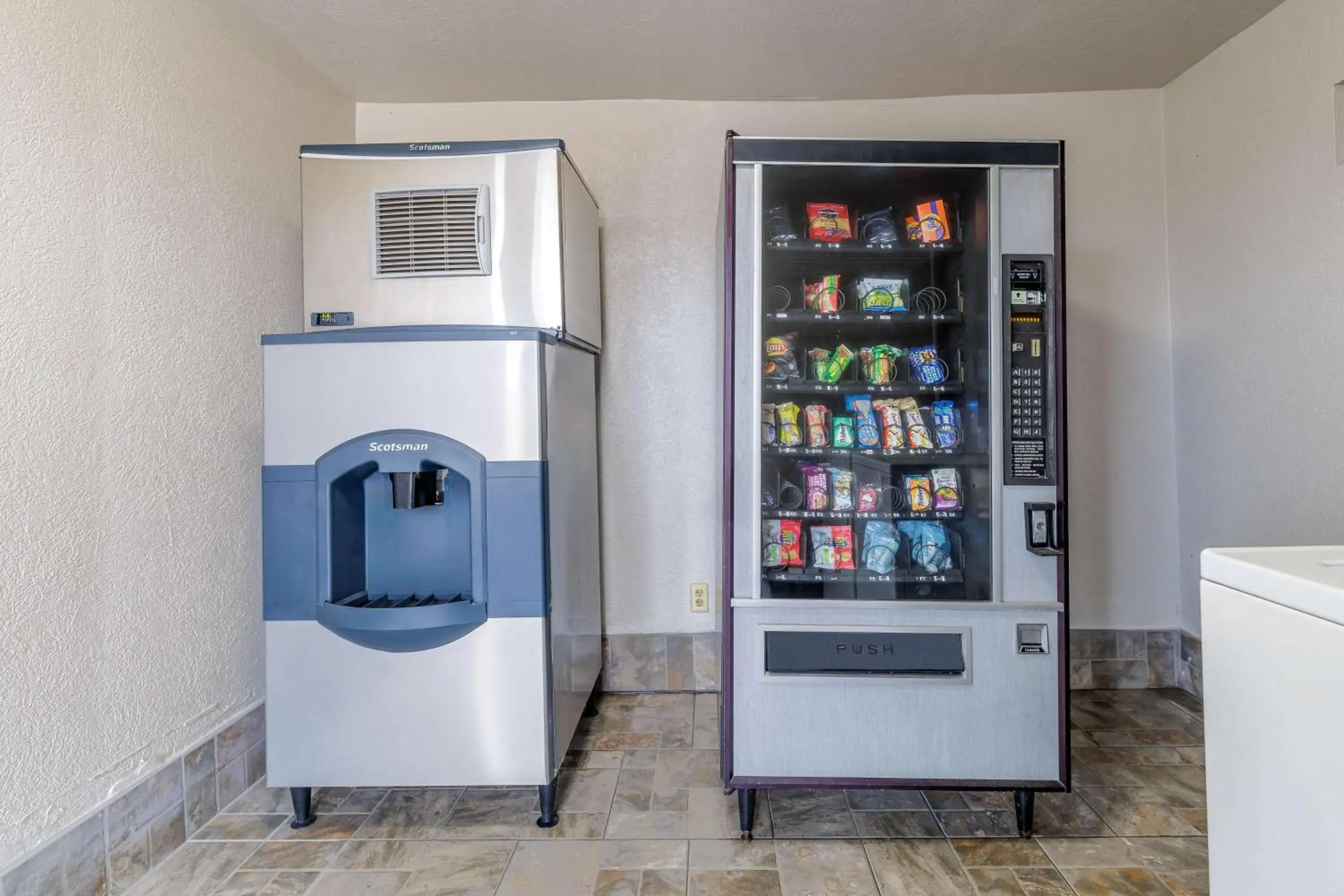 Property building in Motel 6-Brenham, TX Property building in Motel 6-Brenham, TX