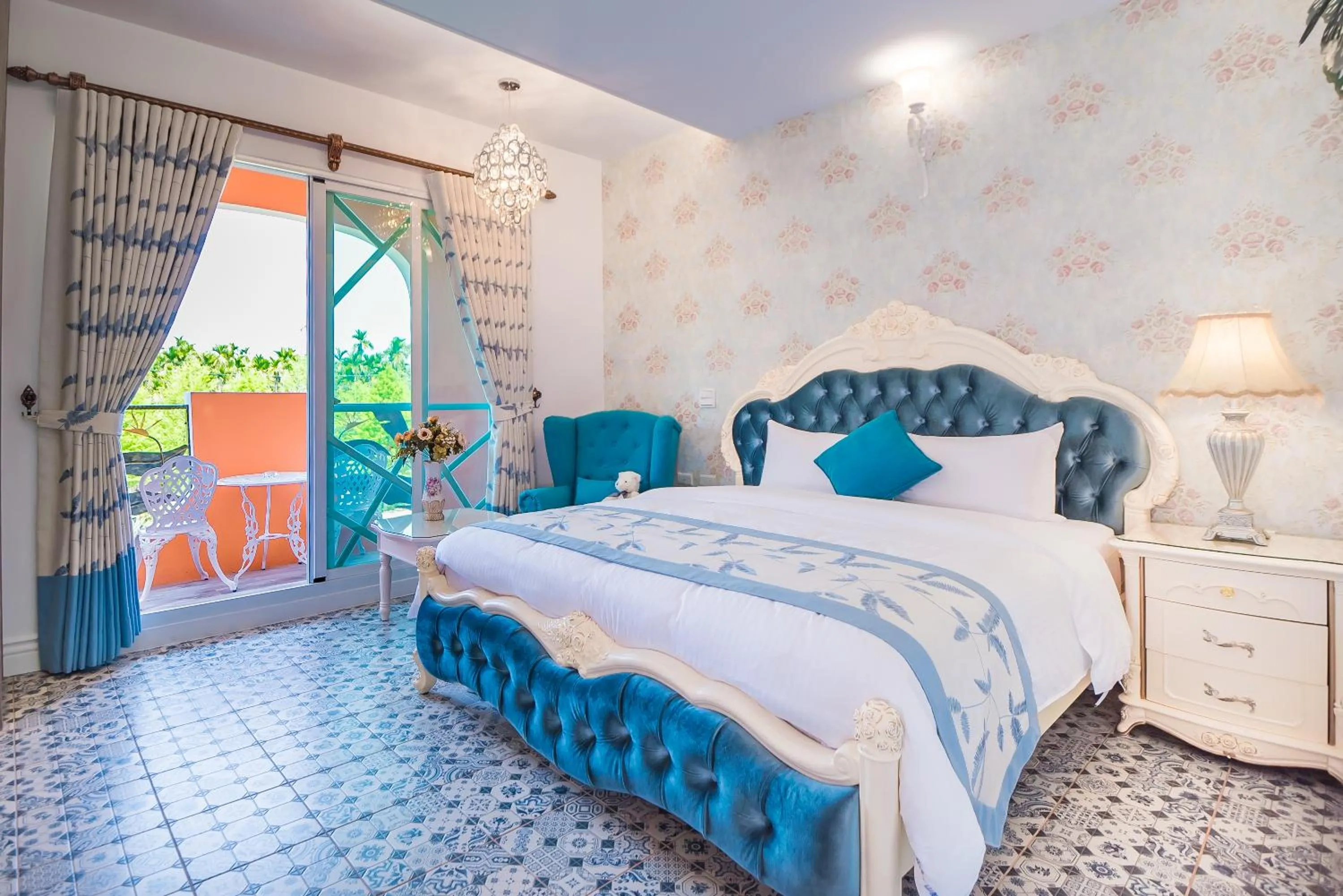 Bed in Saint Paul Villa