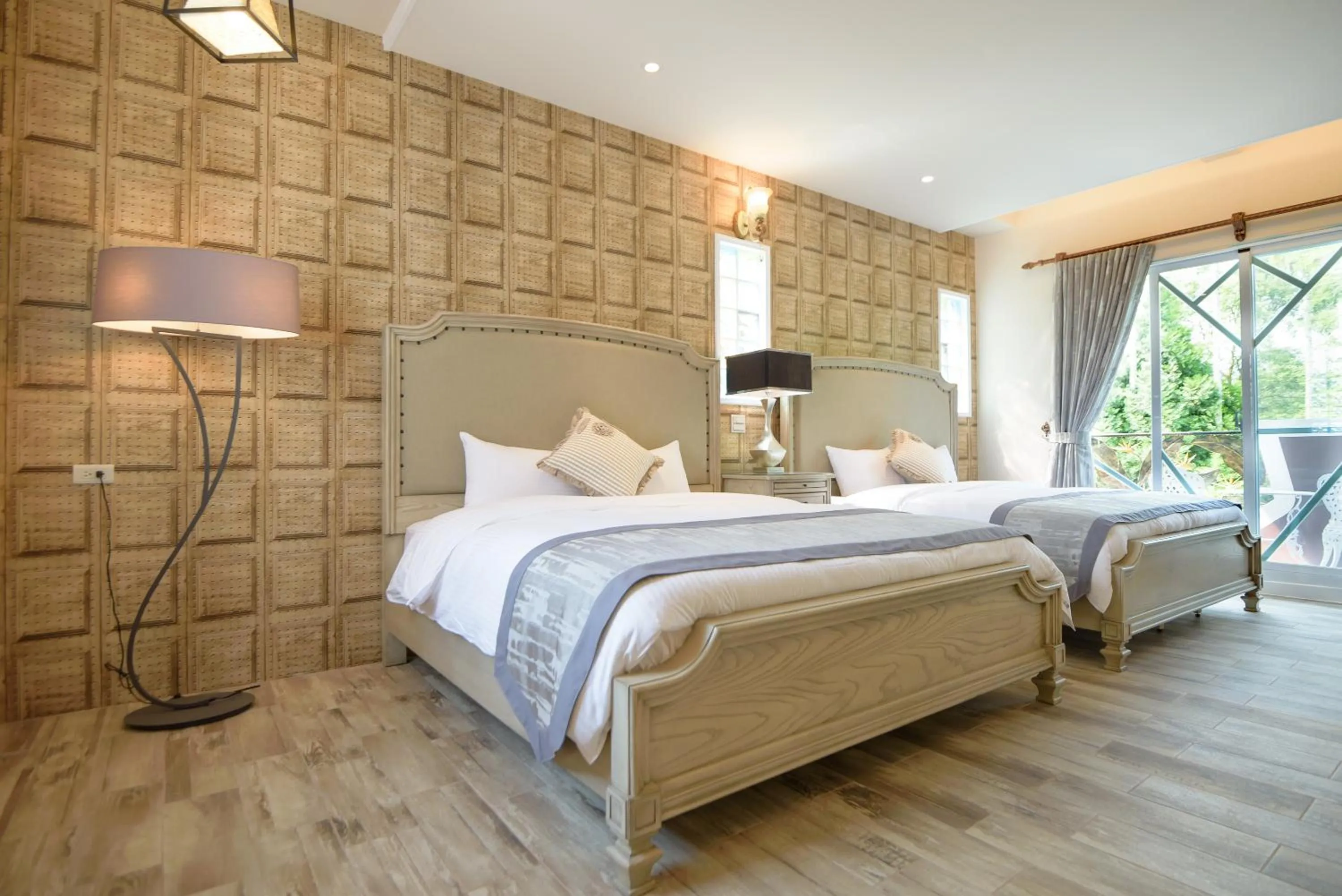 Bed in Saint Paul Villa