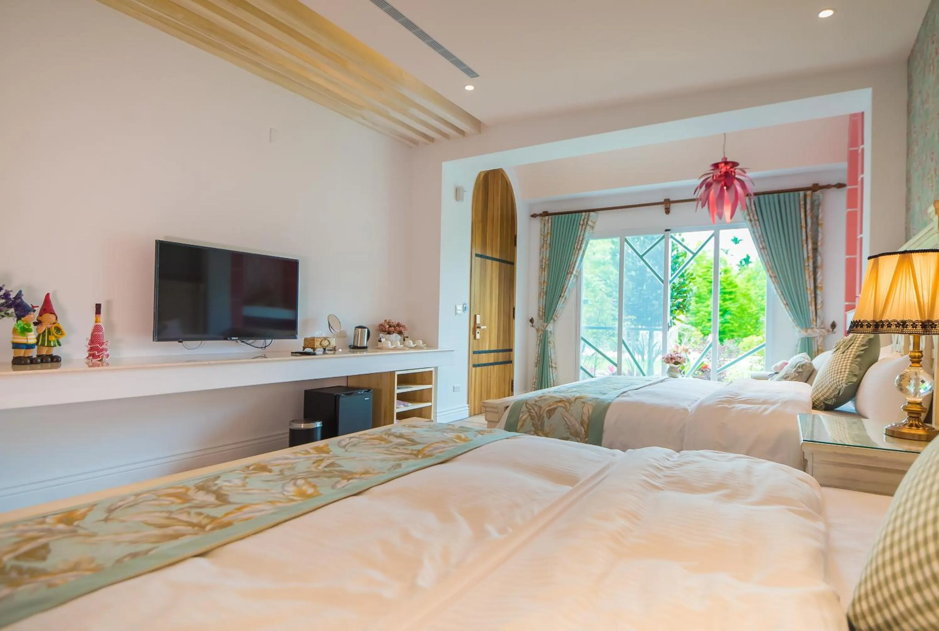 Bed in Saint Paul Villa