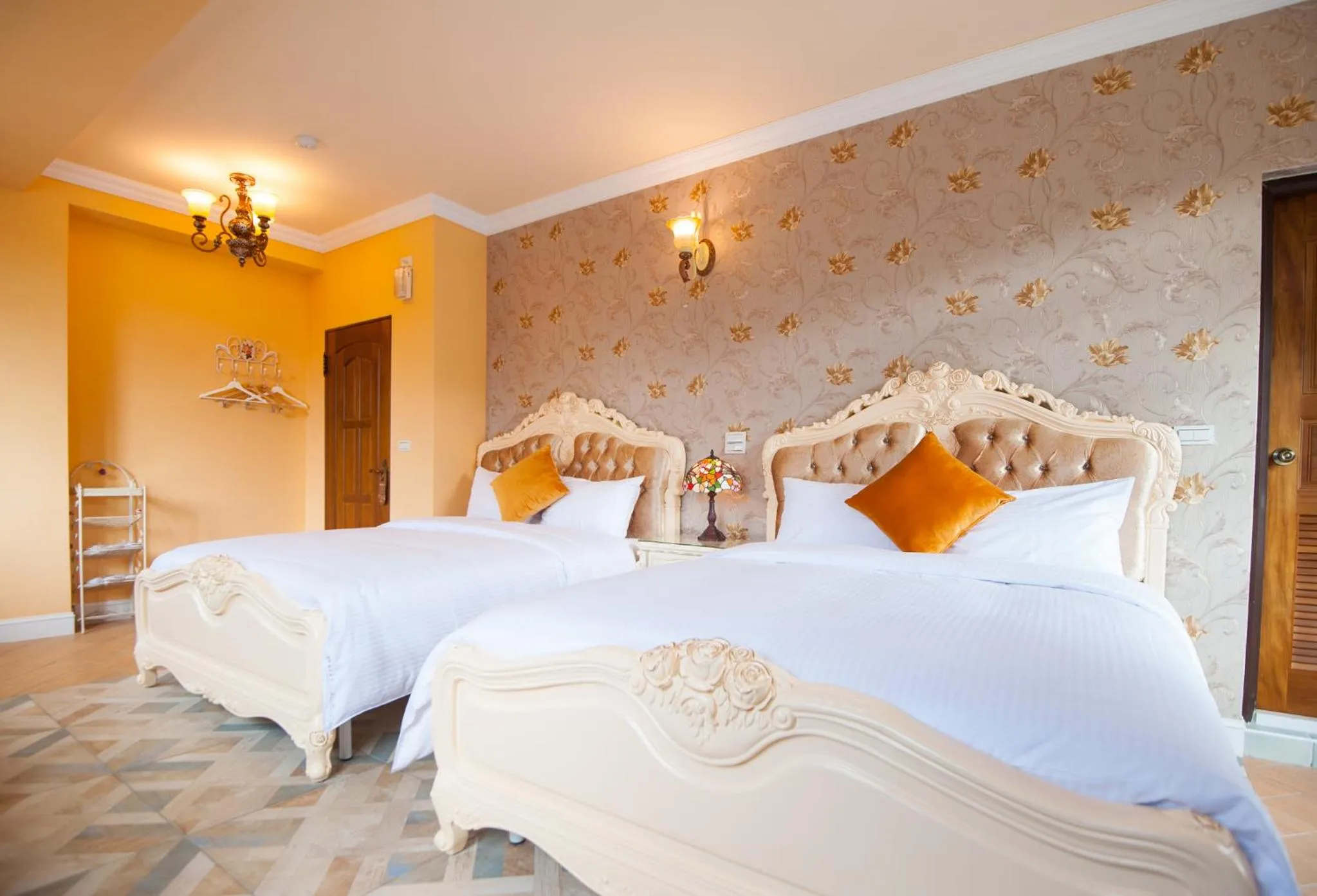 Room Photo in Saint Paul Villa