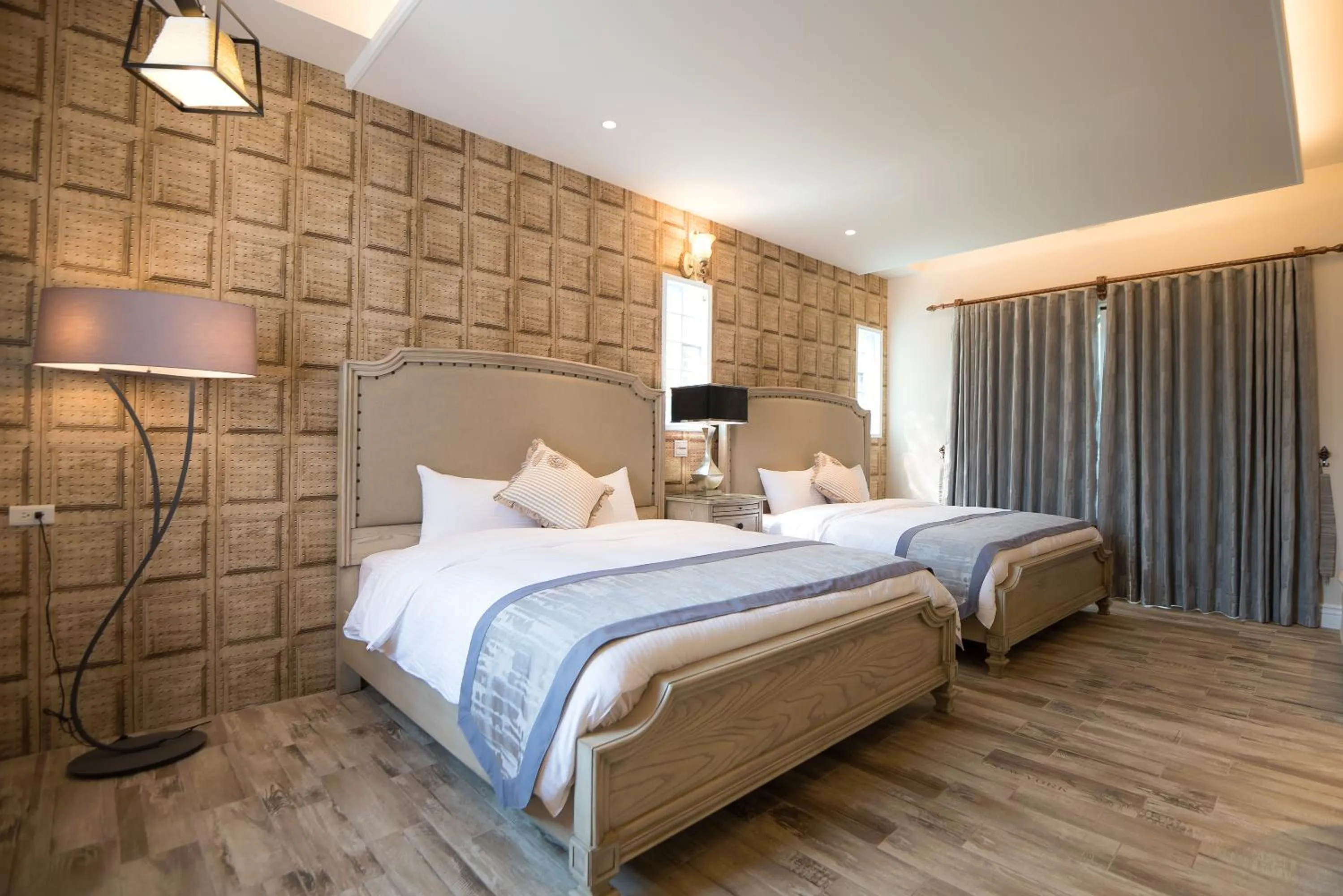 Bed in Saint Paul Villa