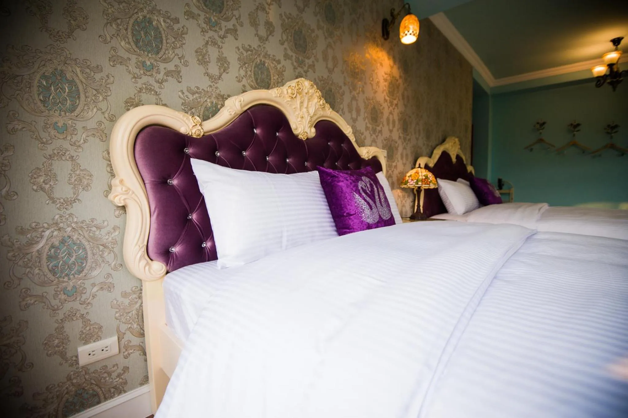 Bed, Room Photo in Saint Paul Villa