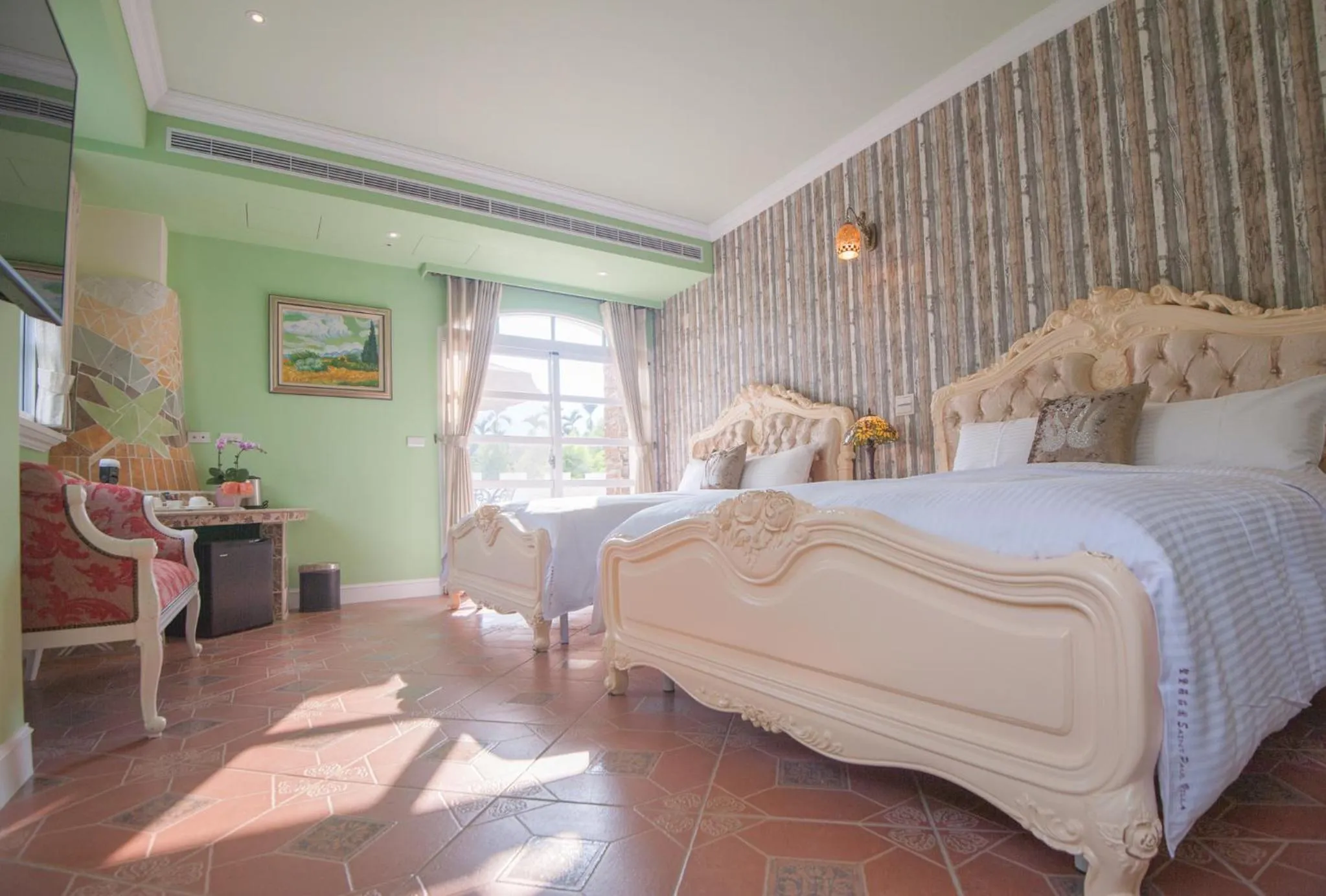 Day, Room Photo in Saint Paul Villa