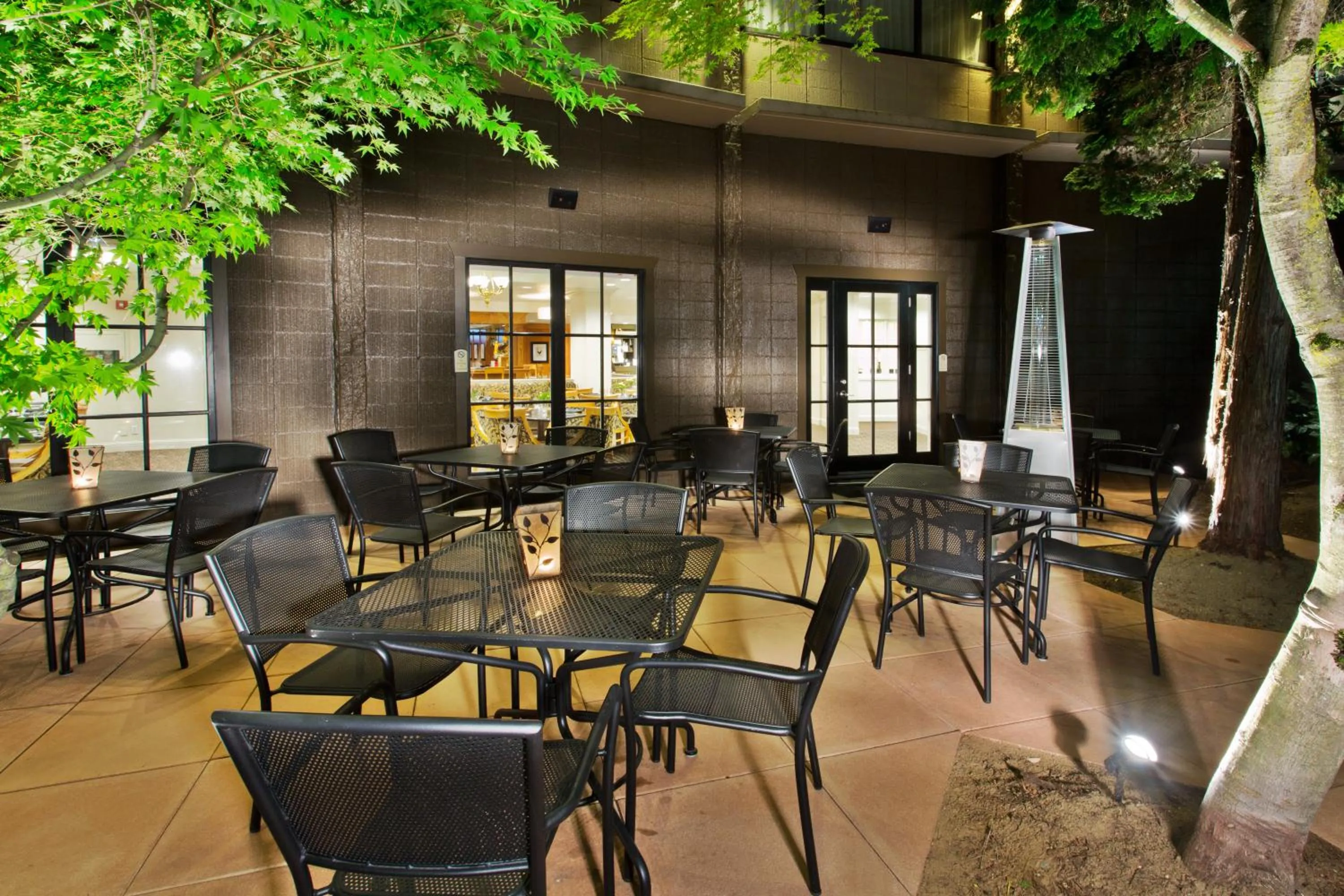Restaurant/places to eat in Crowne Plaza Hotel Portland-Downtown Convention Center by IHG