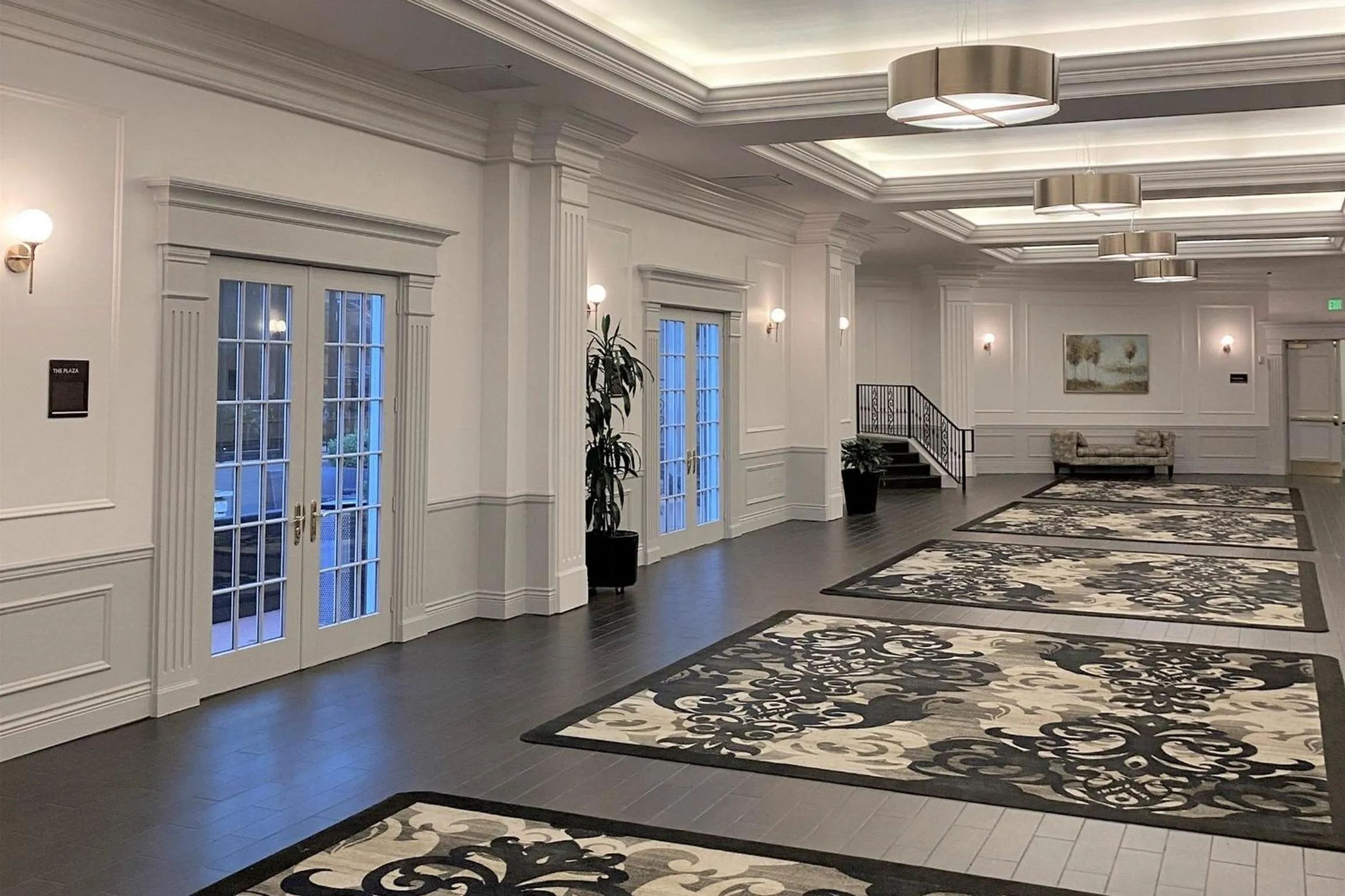 Meeting/conference room, Bed in Crowne Plaza Hotel Portland-Downtown Convention Center by IHG