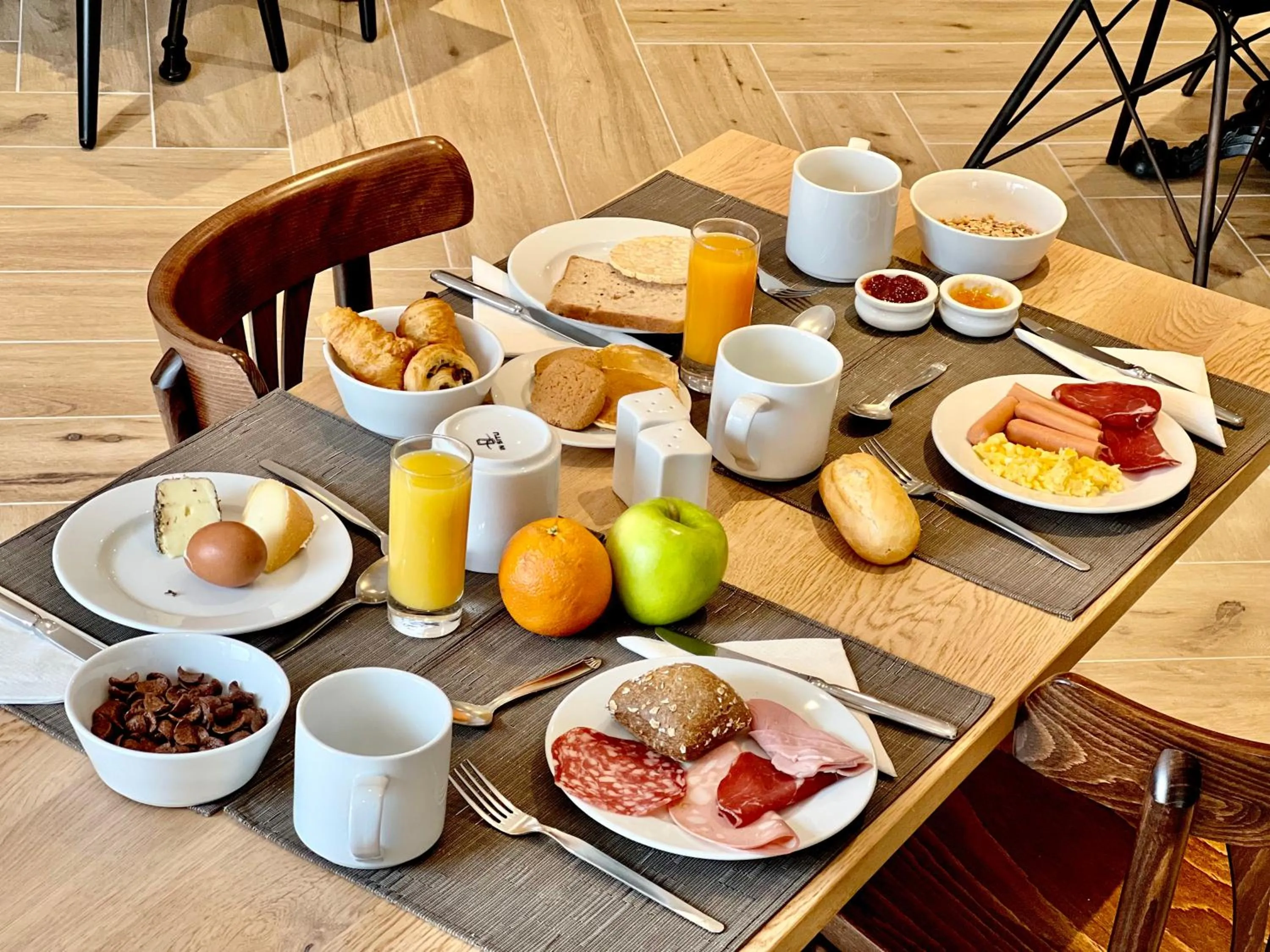 Buffet breakfast in Holzer II