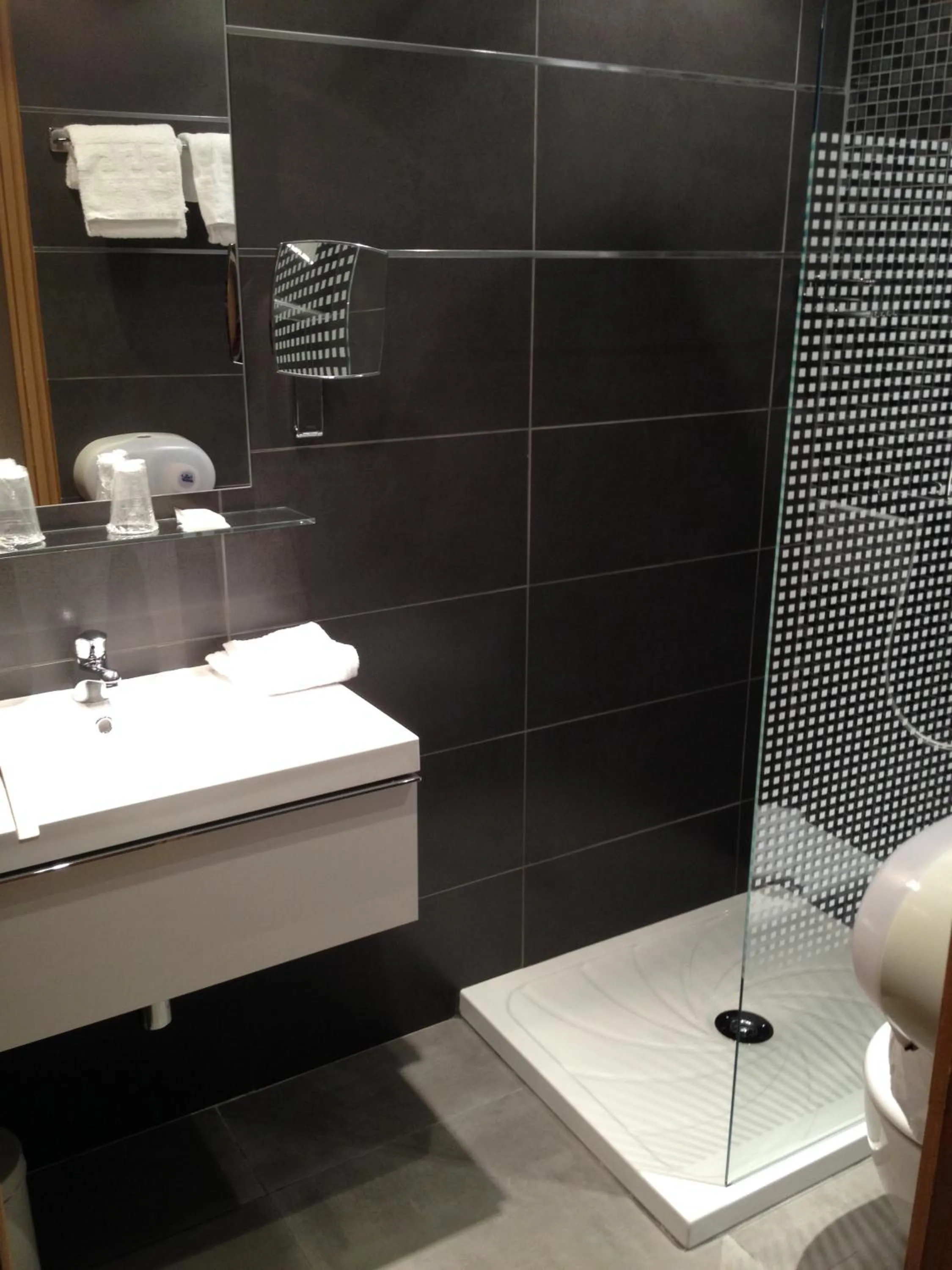 Bathroom in Holzer II