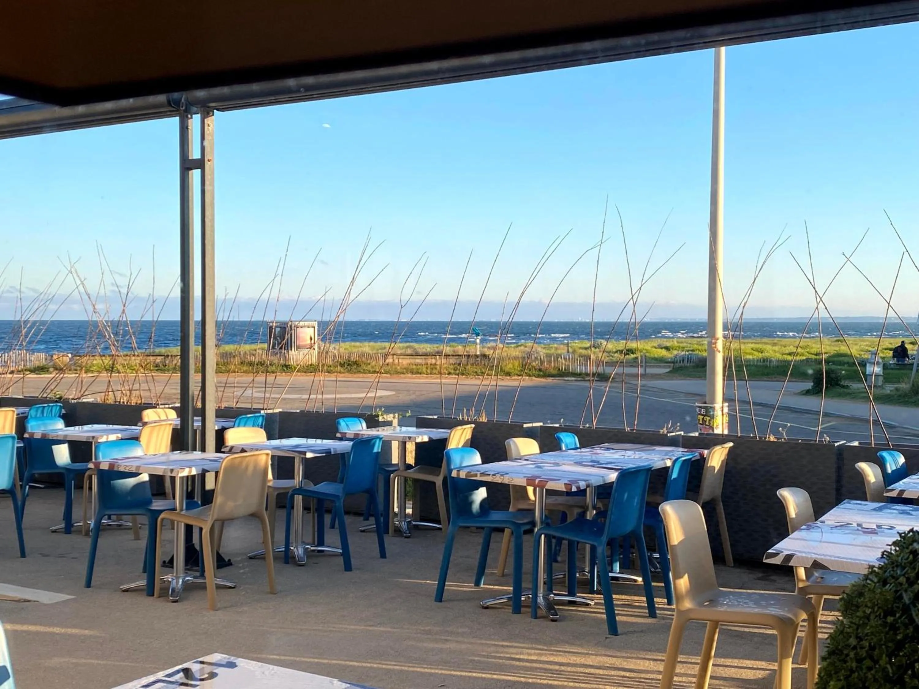 Restaurant/places to eat in Logis Hôtel Le Calluna Restaurant La Flottille