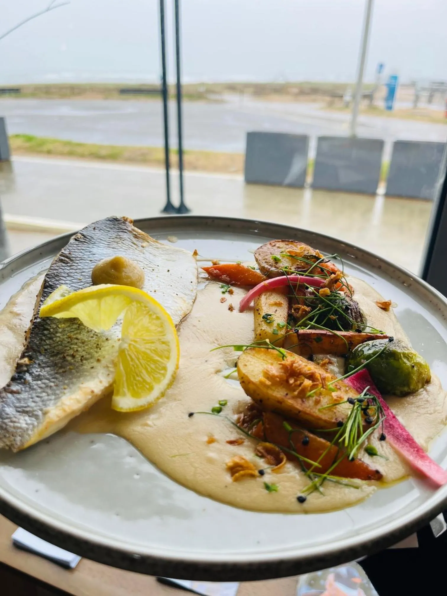 Restaurant/places to eat in Logis Hôtel Le Calluna Restaurant La Flottille