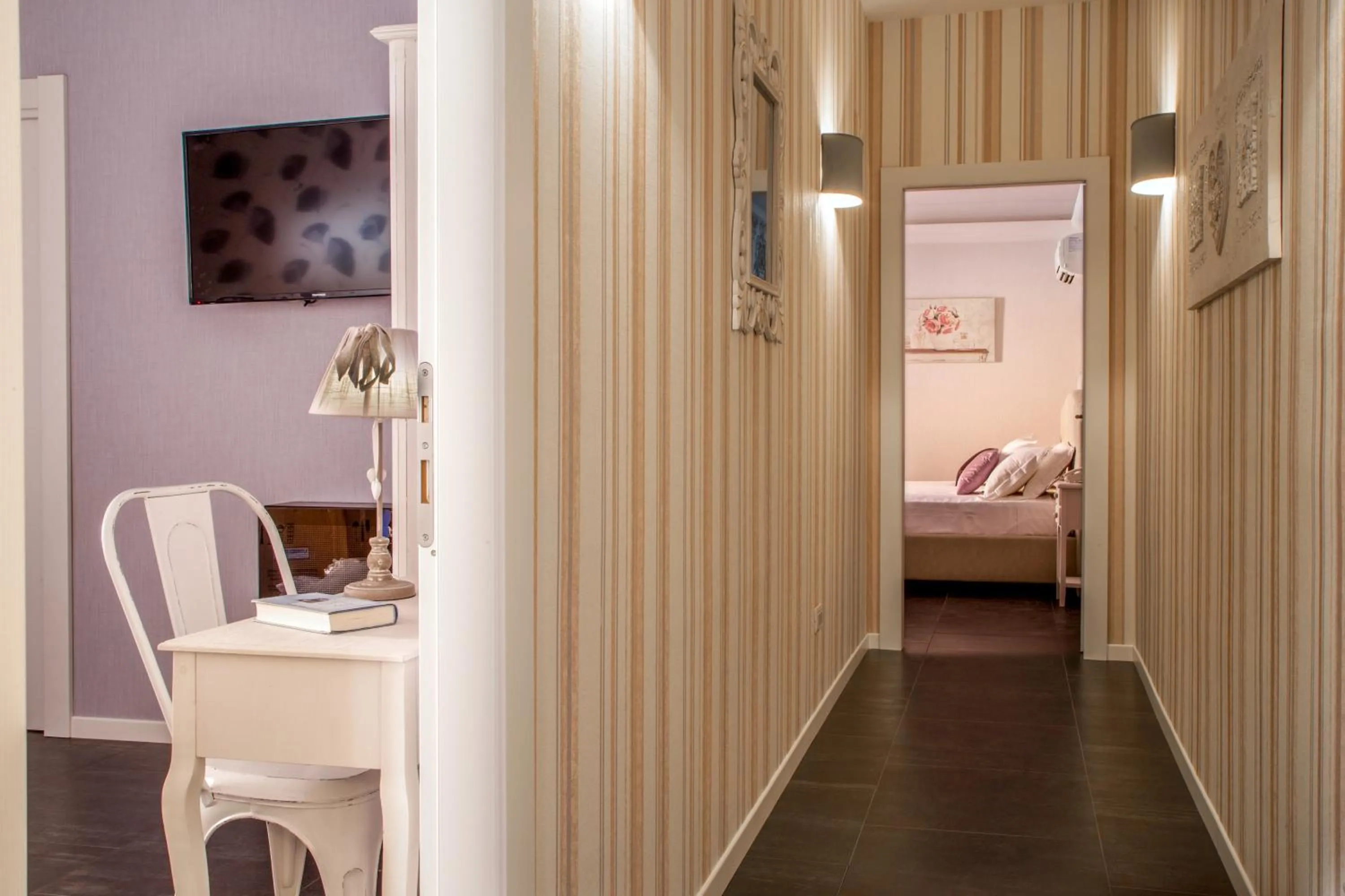 Other, Bed in Rome Visits