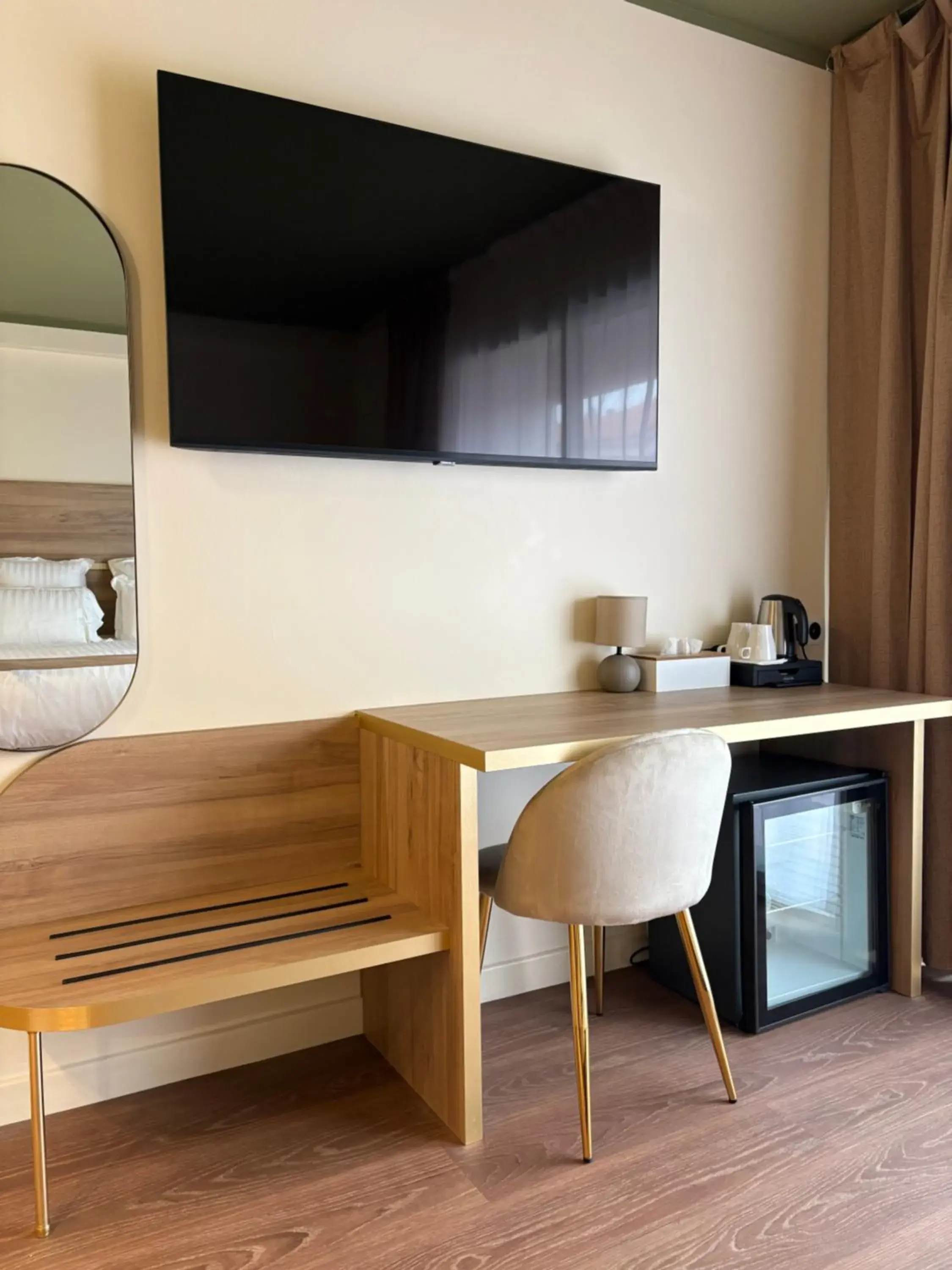 Bedroom in Cit'hôtel Le Chris'tel hôtel et restaurant Bedroom in Cit'hôtel Le Chris'tel hôtel et restaurant