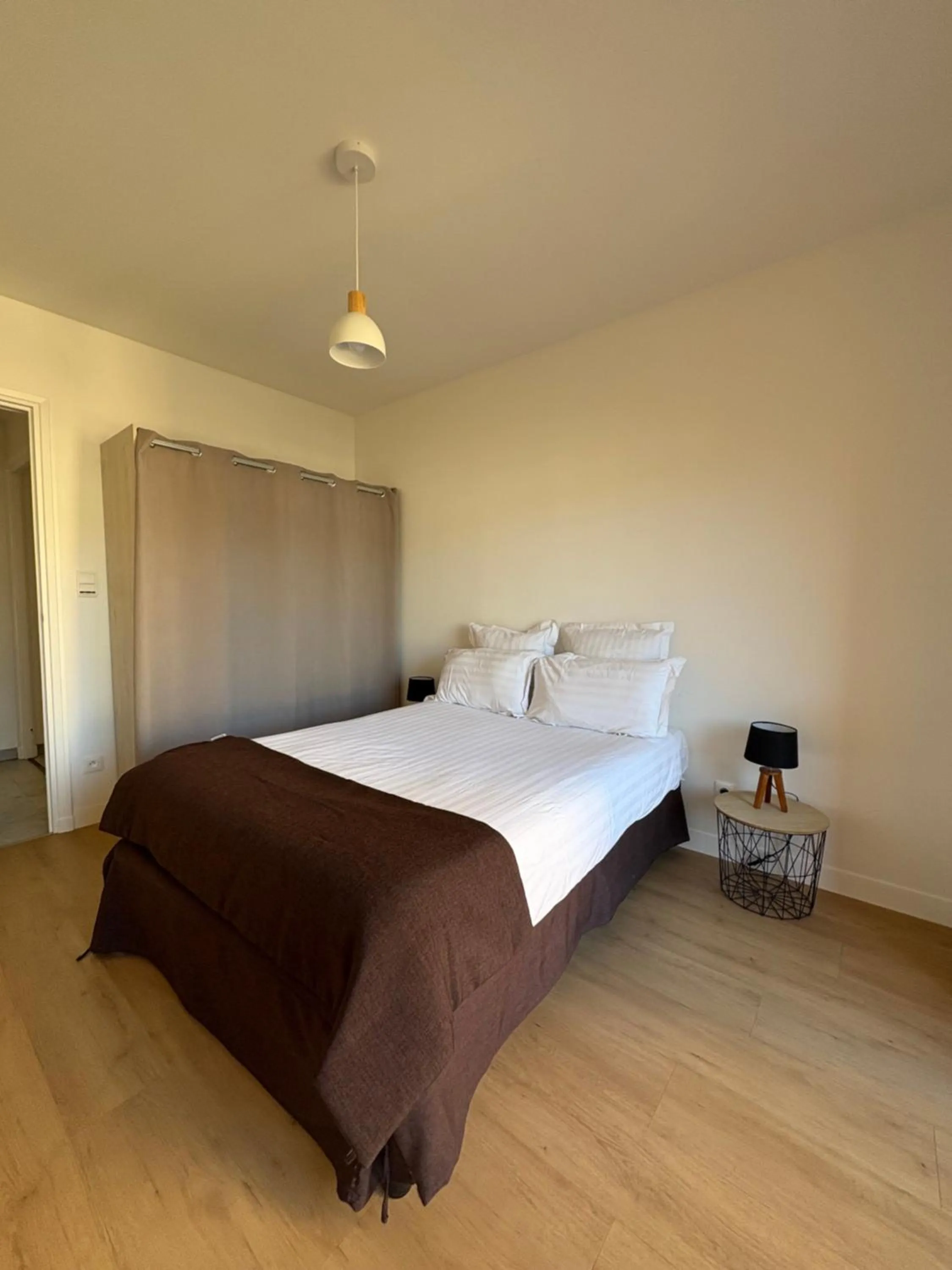 Bedroom, Bed in Cit'hôtel Le Chris'tel hôtel et restaurant