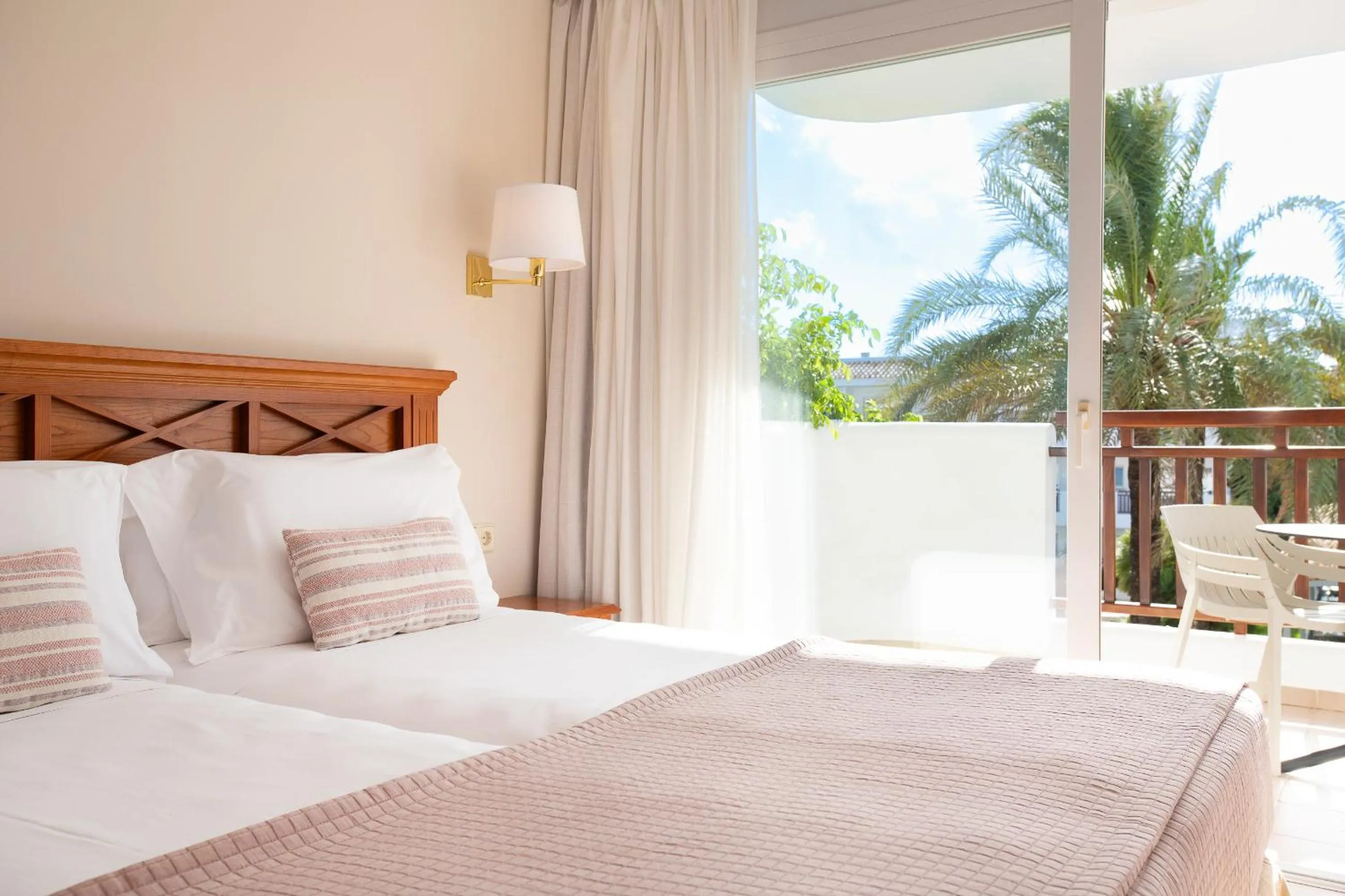 Bed in Inturotel Cala Azul