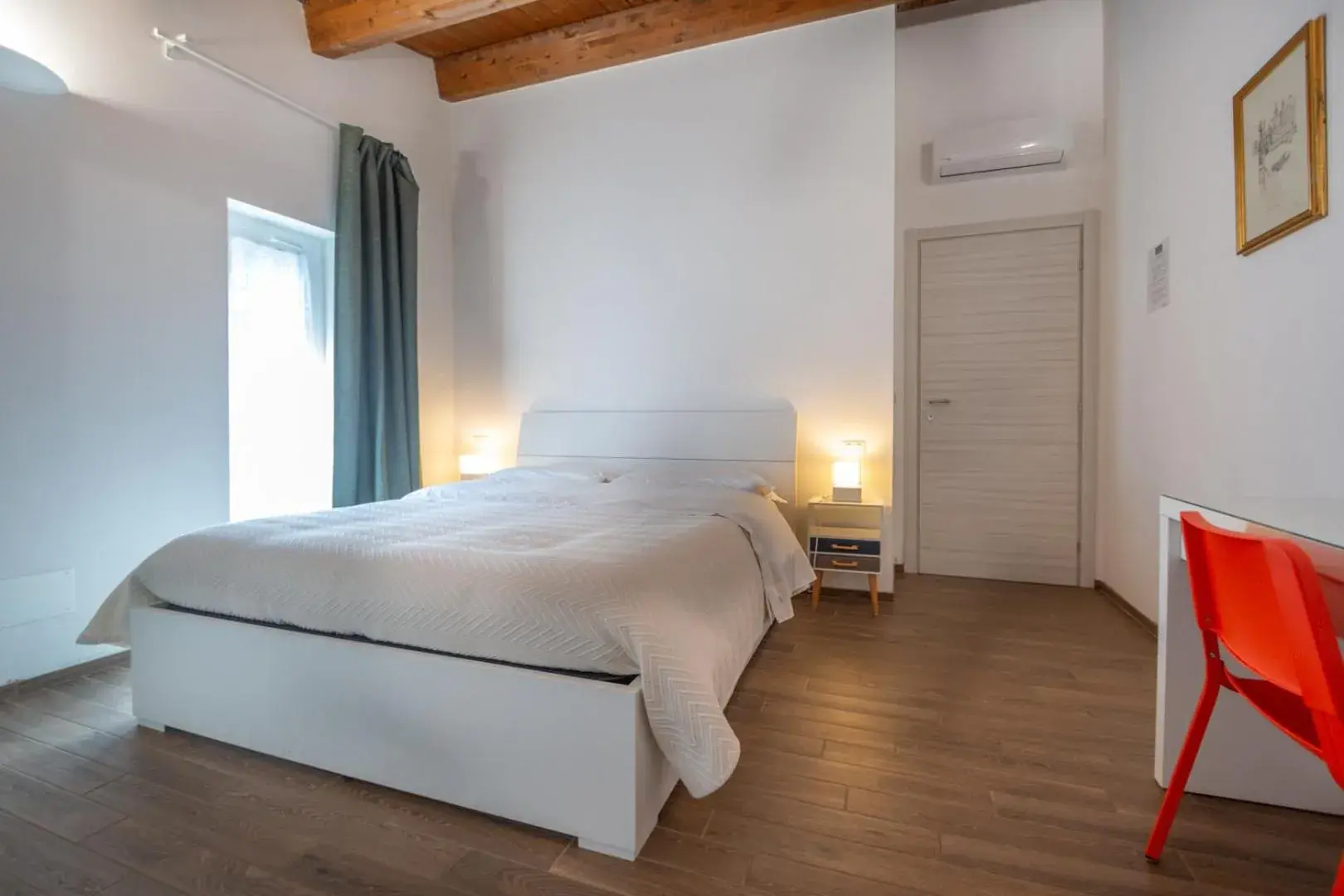 Double Room with Private Bathroom - single occupancy in B&B Villamarea Double Room with Private Bathroom - single occupancy in B&B Villamarea