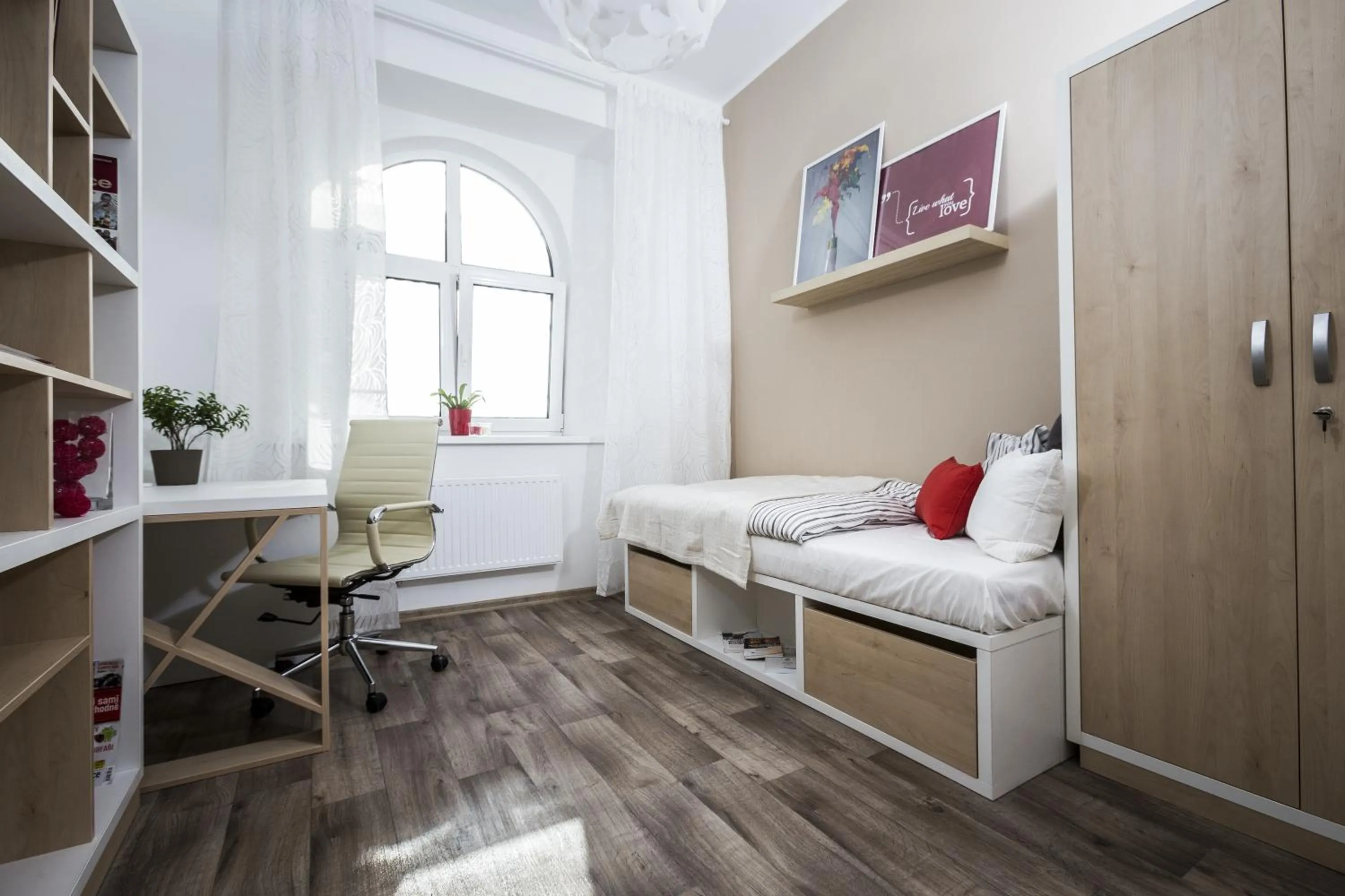 Bedroom, Bed in Kampus Palace