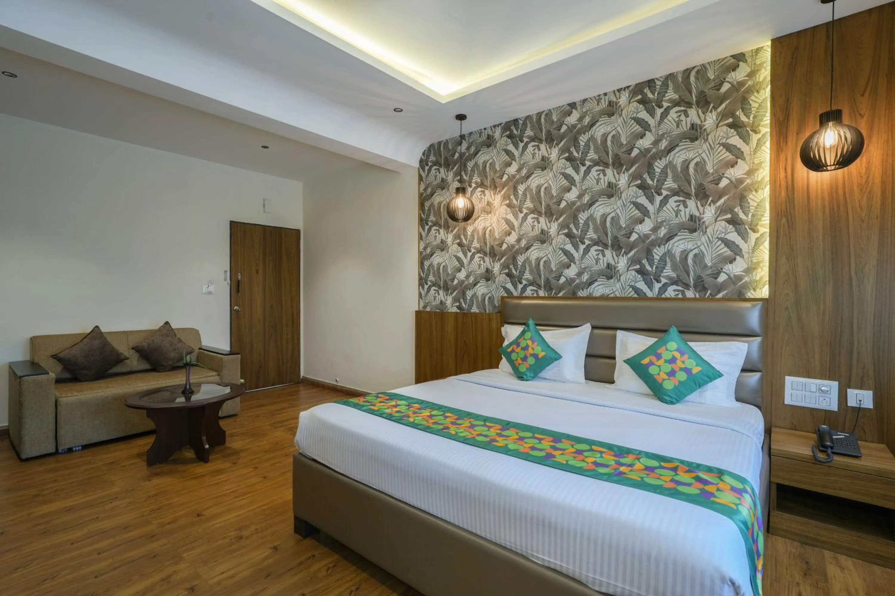 Bedroom, Bed in Treebo Pappilon Palace - PVS Circle