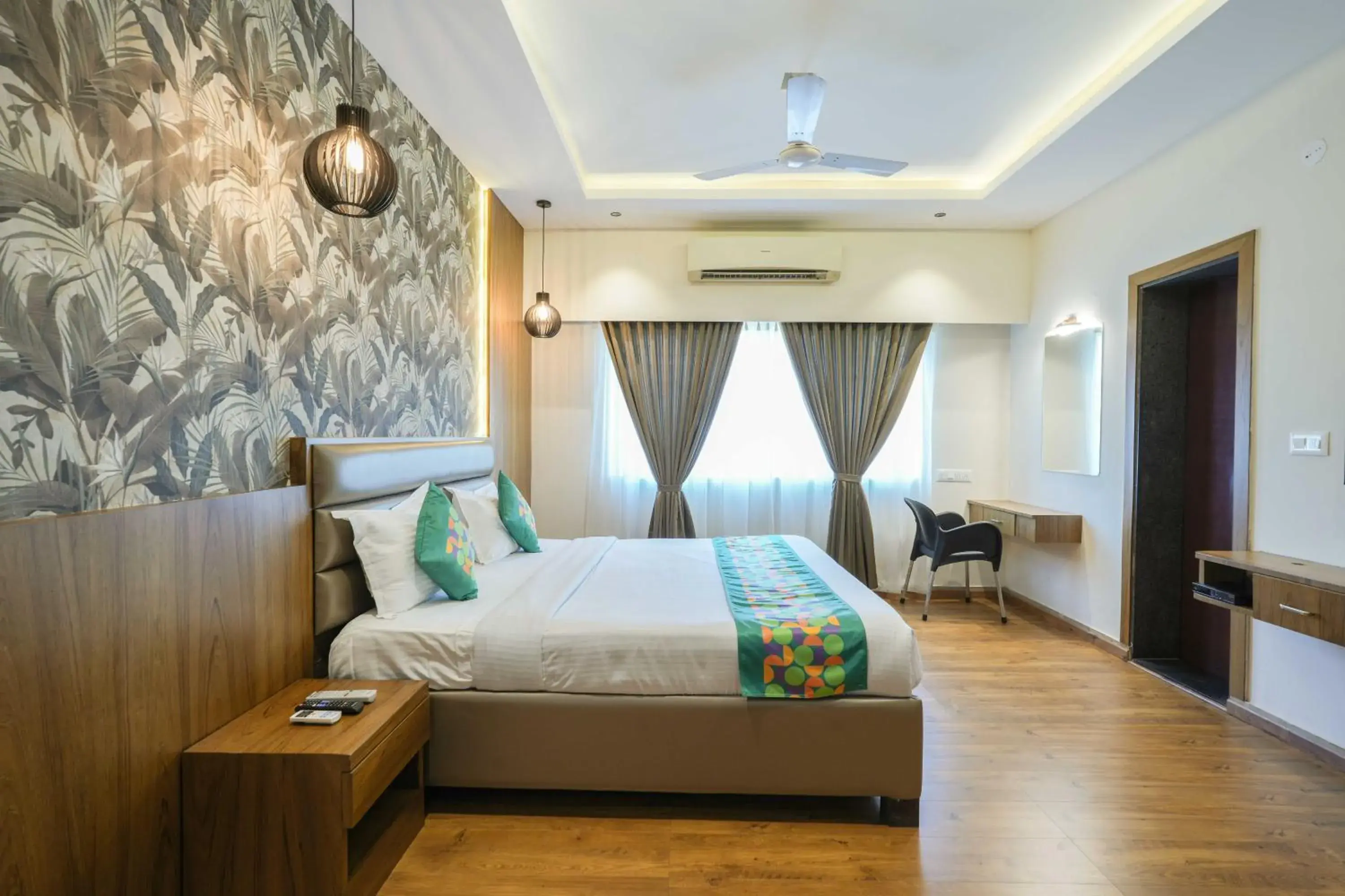 Bedroom, Bed in Treebo Pappilon Palace - PVS Circle Bedroom, Bed in Treebo Pappilon Palace - PVS Circle