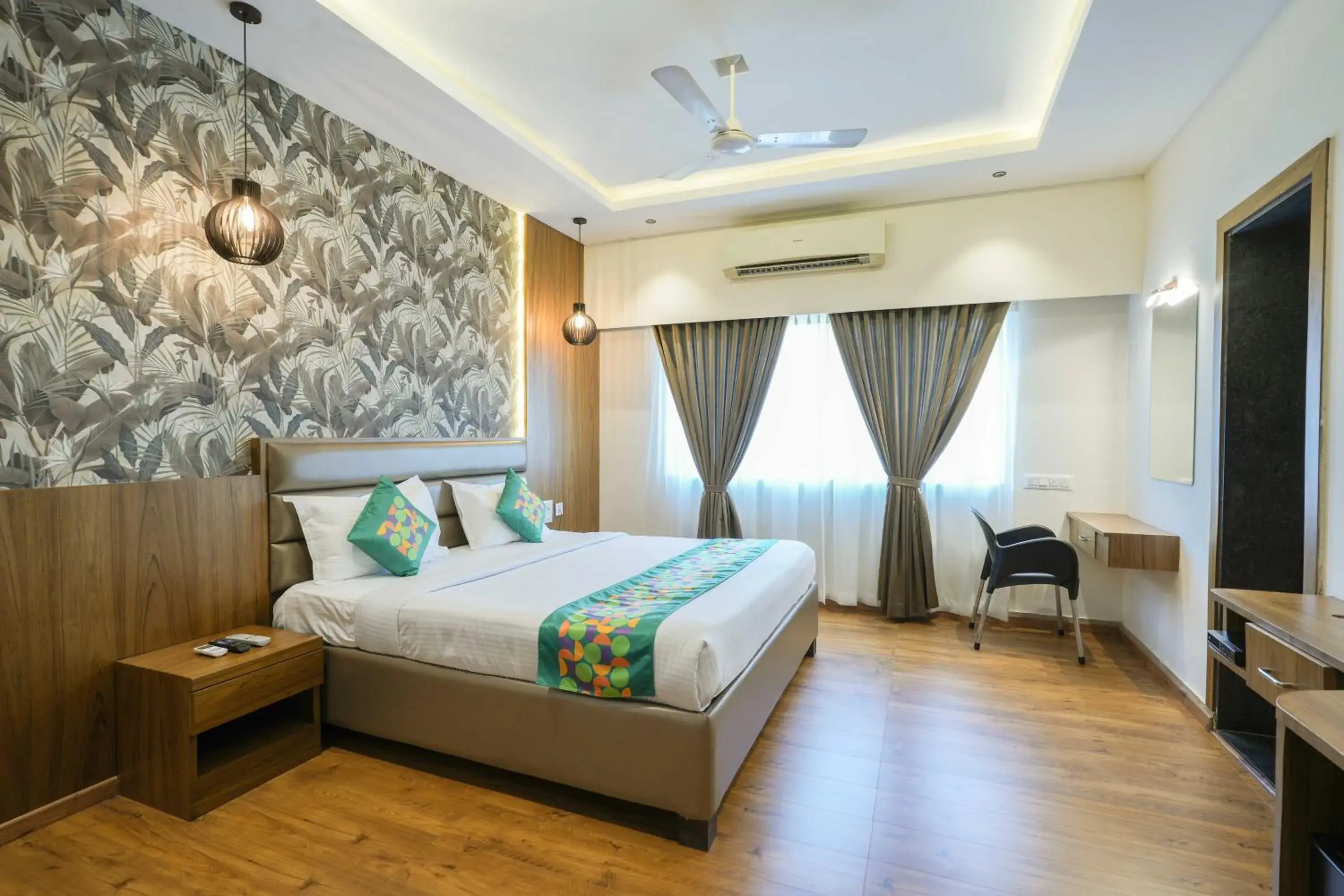 Bedroom, Bed in Treebo Pappilon Palace - PVS Circle Bedroom, Bed in Treebo Pappilon Palace - PVS Circle