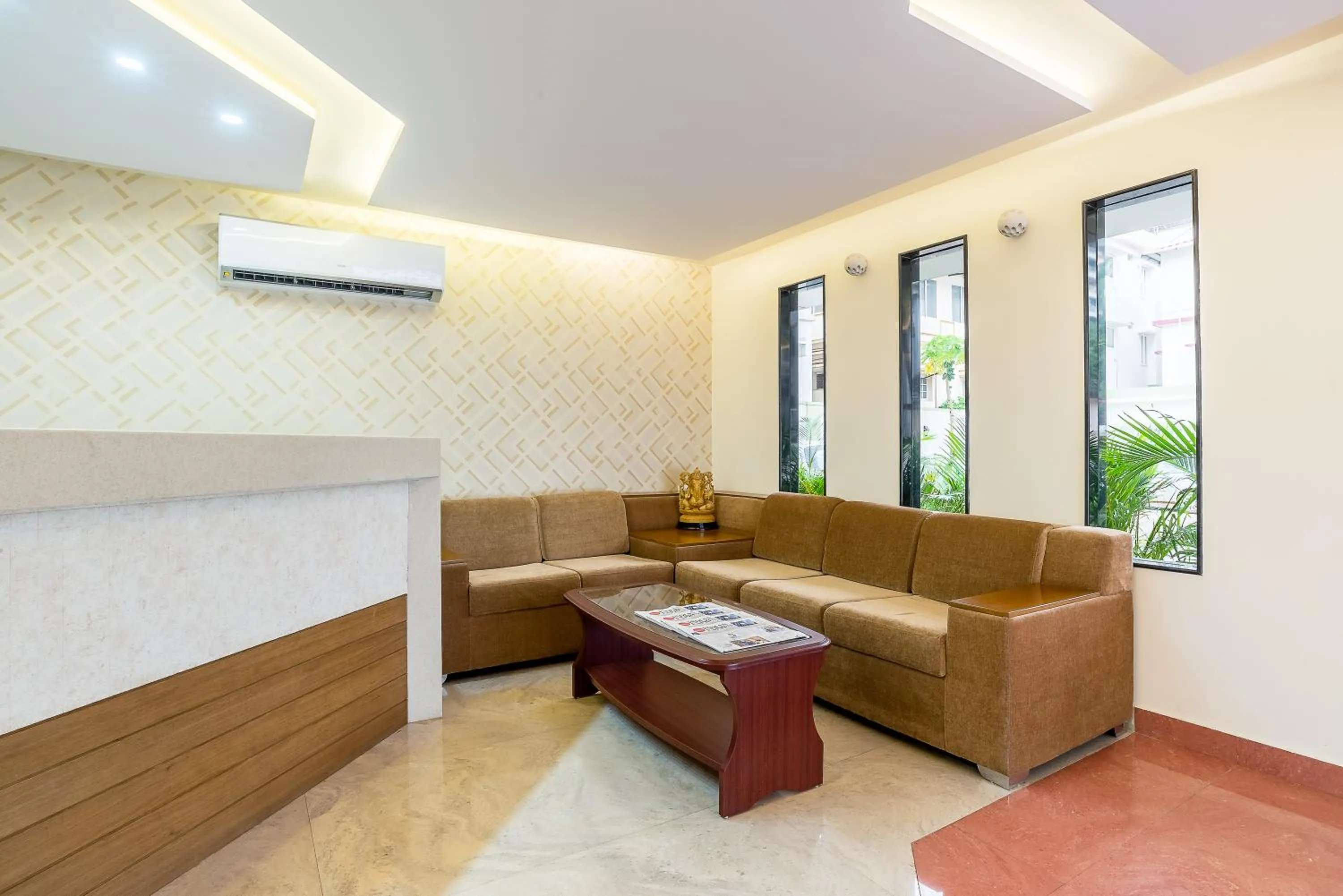 Lobby or reception in Treebo Pappilon Palace - PVS Circle