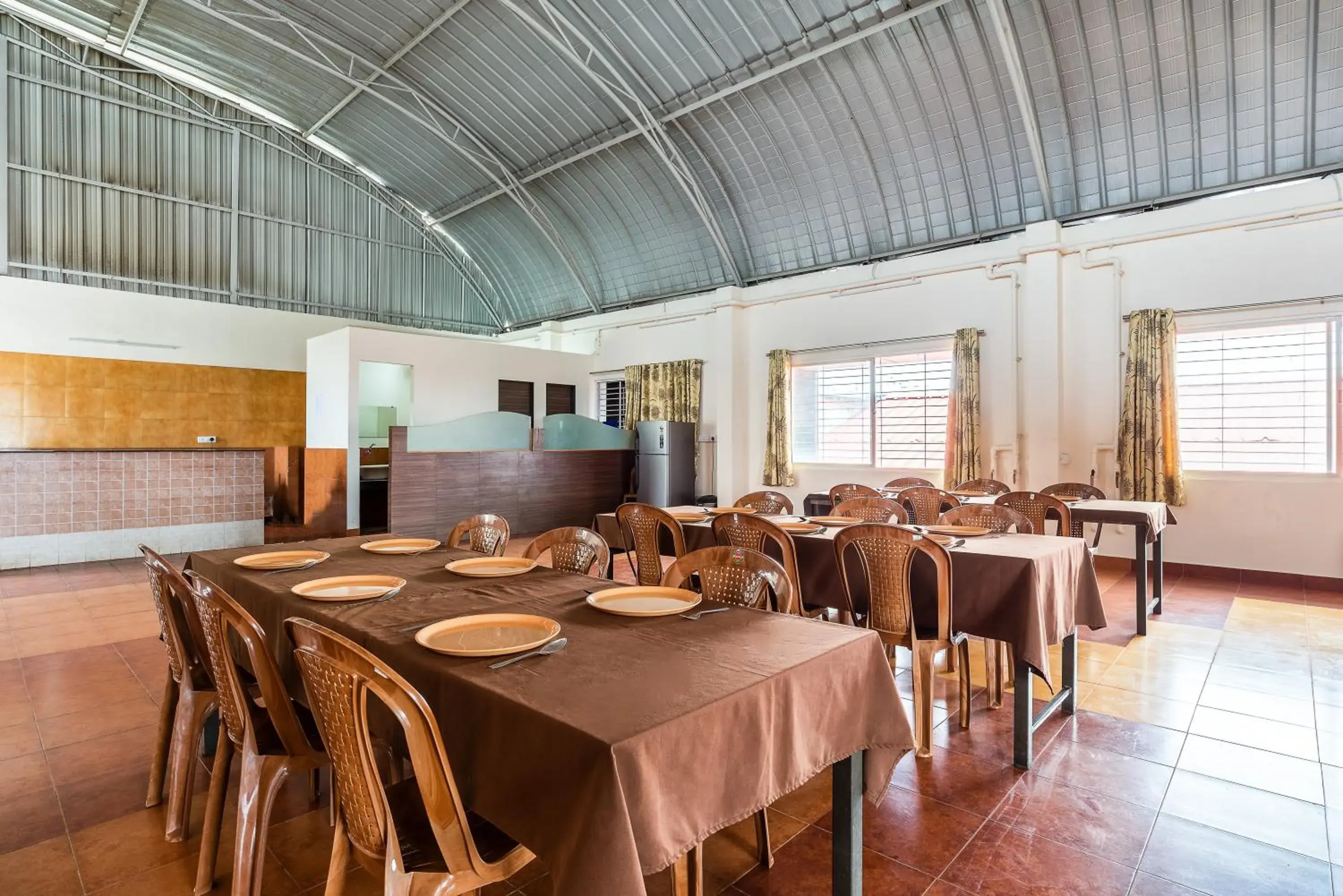 Restaurant/places to eat in Treebo Pappilon Palace - PVS Circle Restaurant/places to eat in Treebo Pappilon Palace - PVS Circle