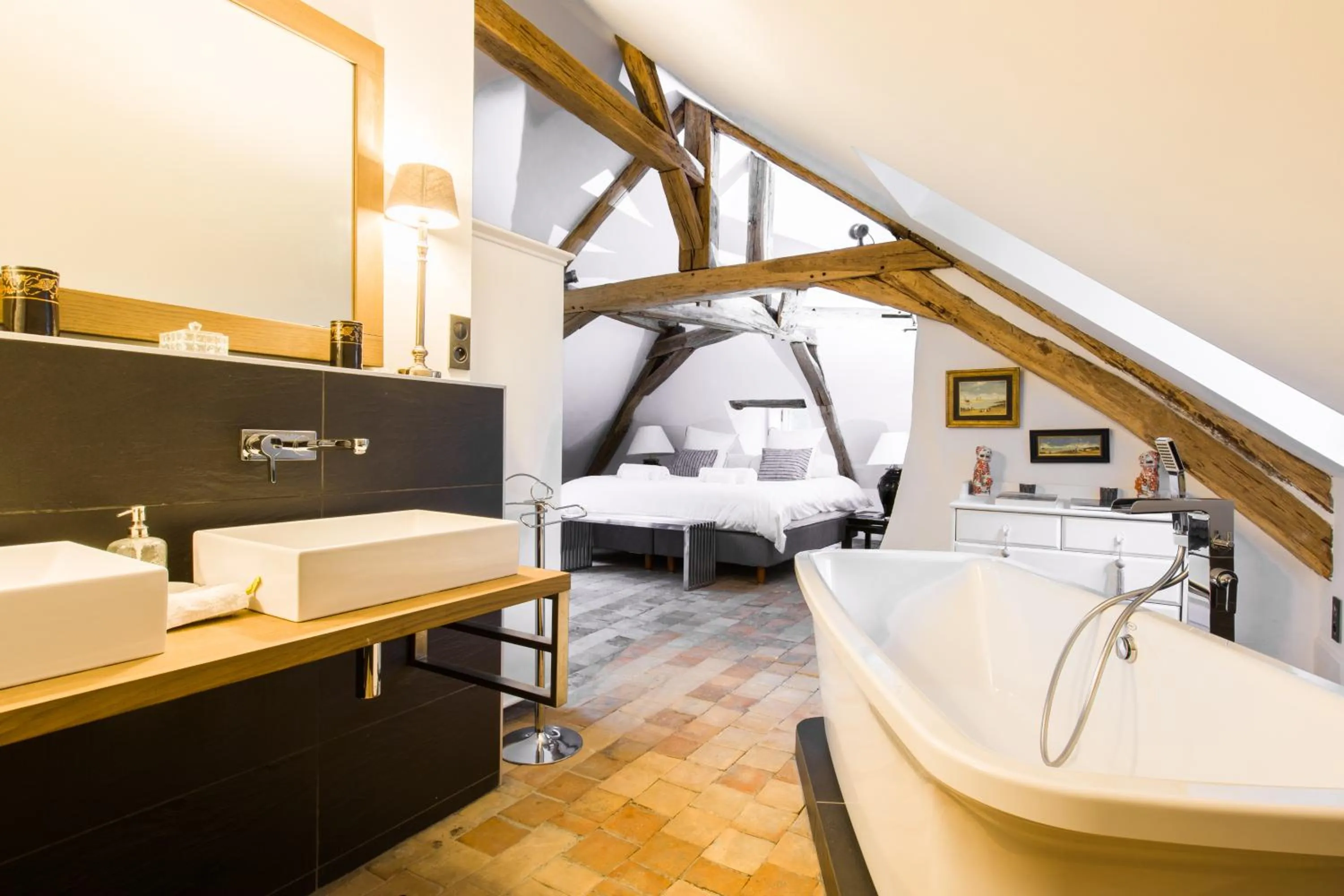 Bathroom, Bed in Chateau de Moison, Domaine Eco Nature