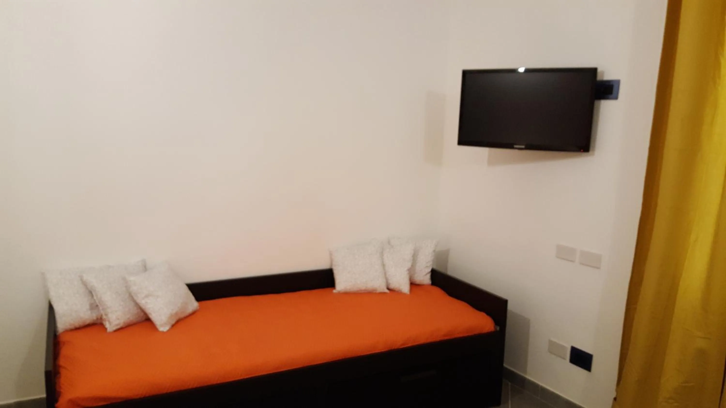 Bed in Hello World