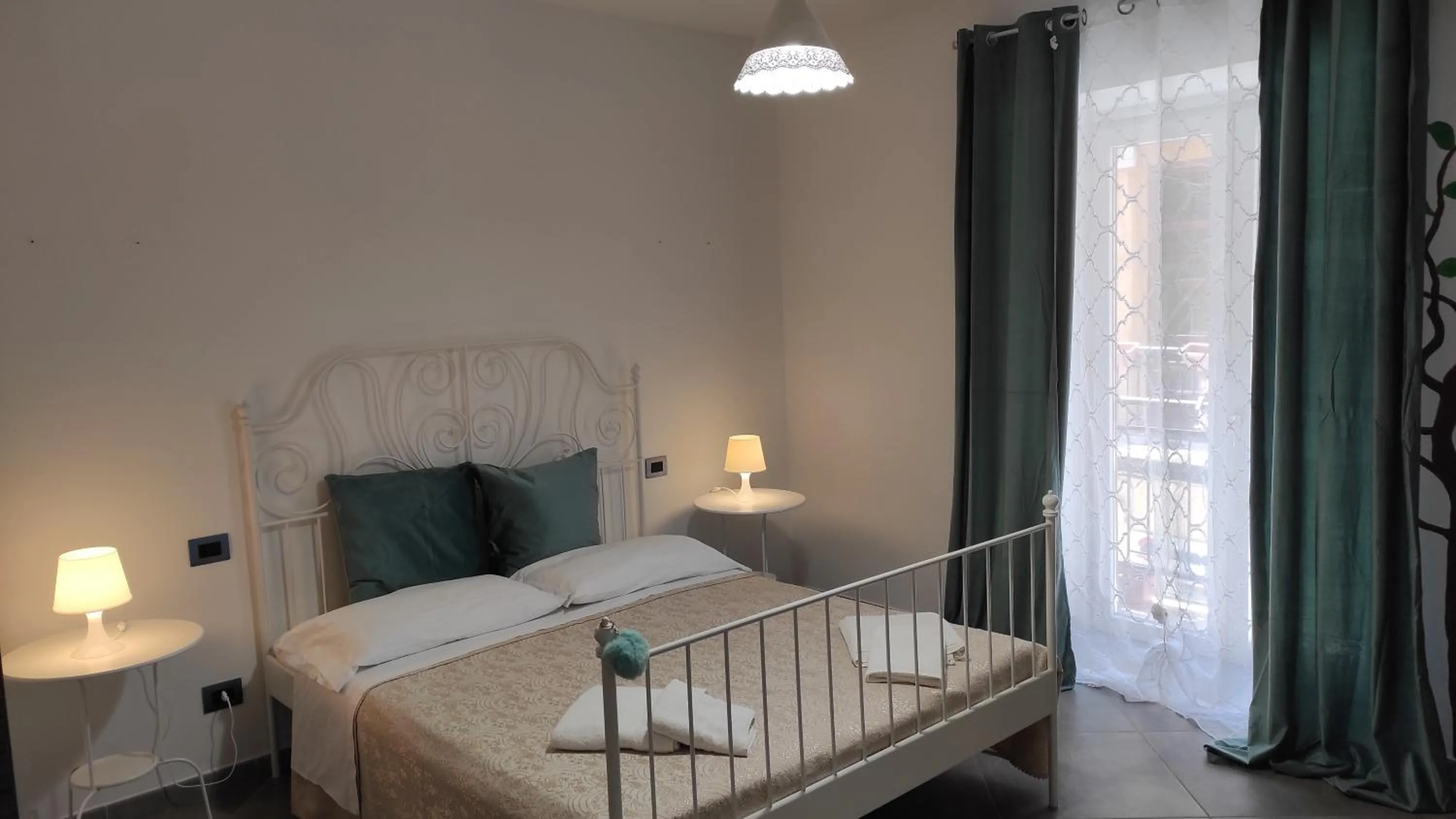 Bedroom, Bed in Hello World