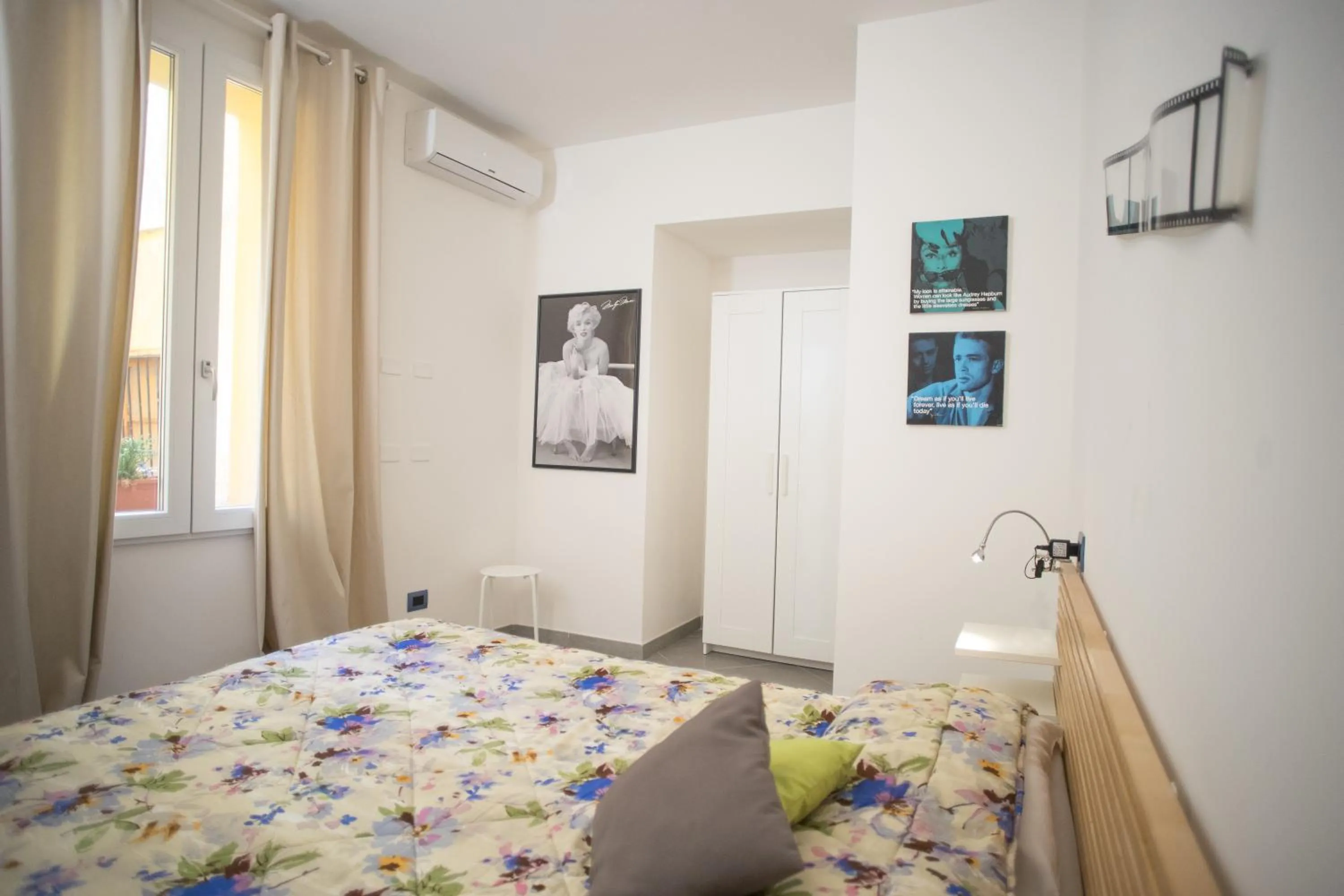 Photo of the whole room, Bed in Hello World