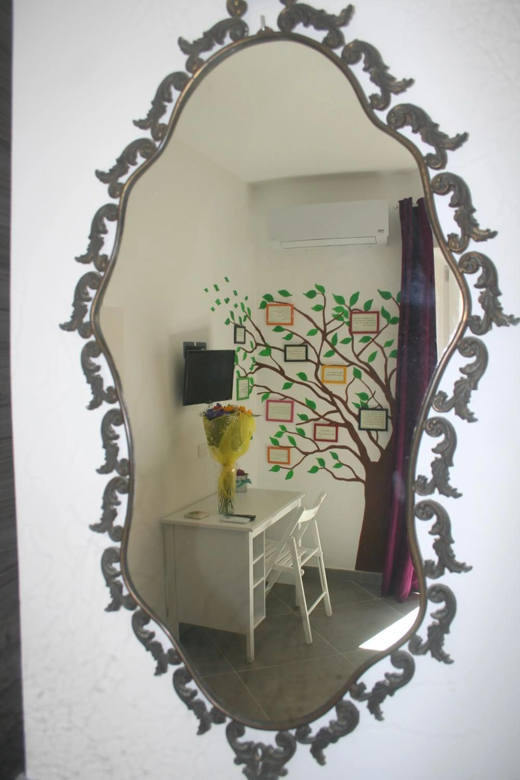 Decorative detail in Hello World