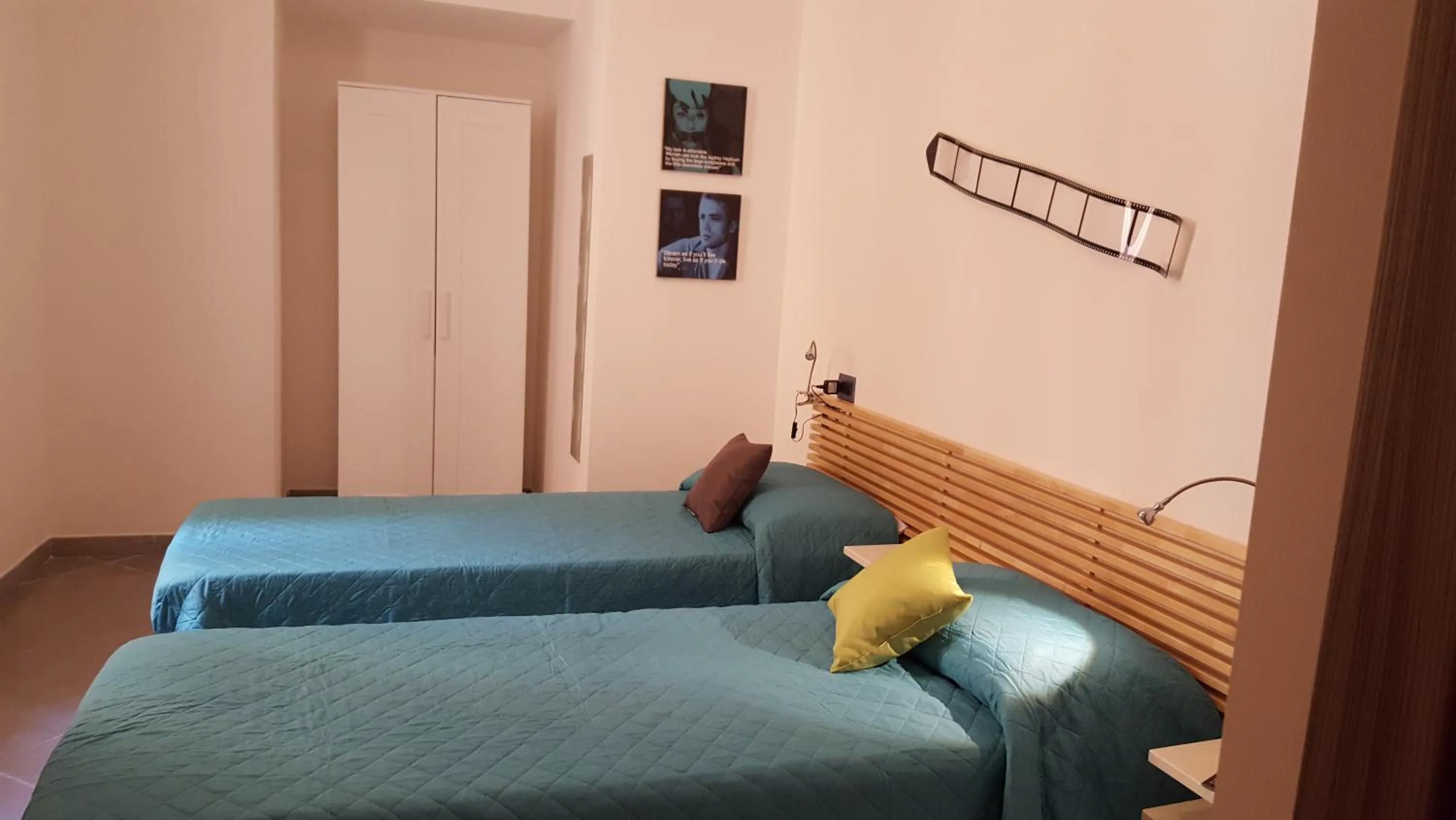 Photo of the whole room, Bed in Hello World