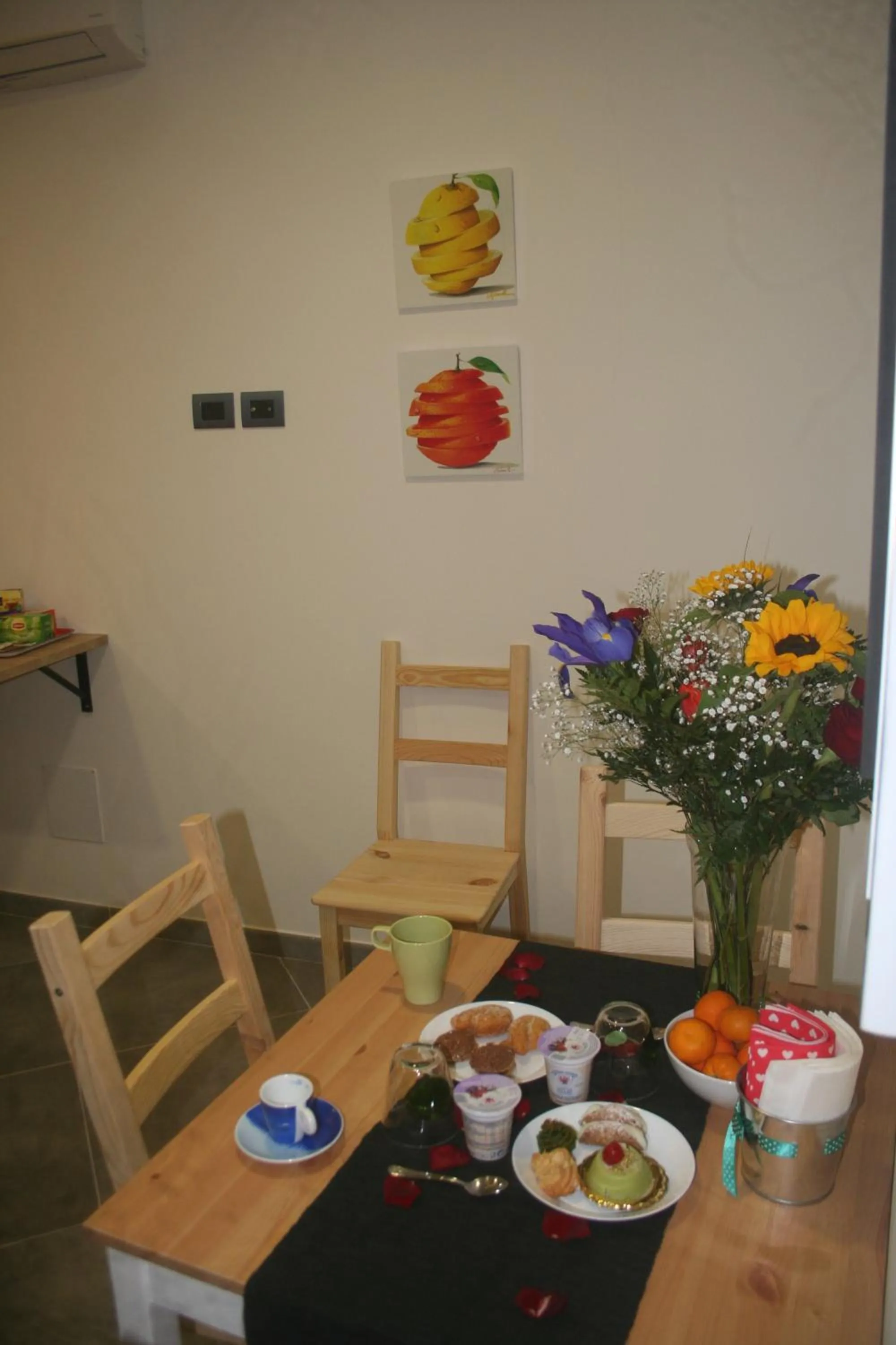 Communal kitchen in Hello World